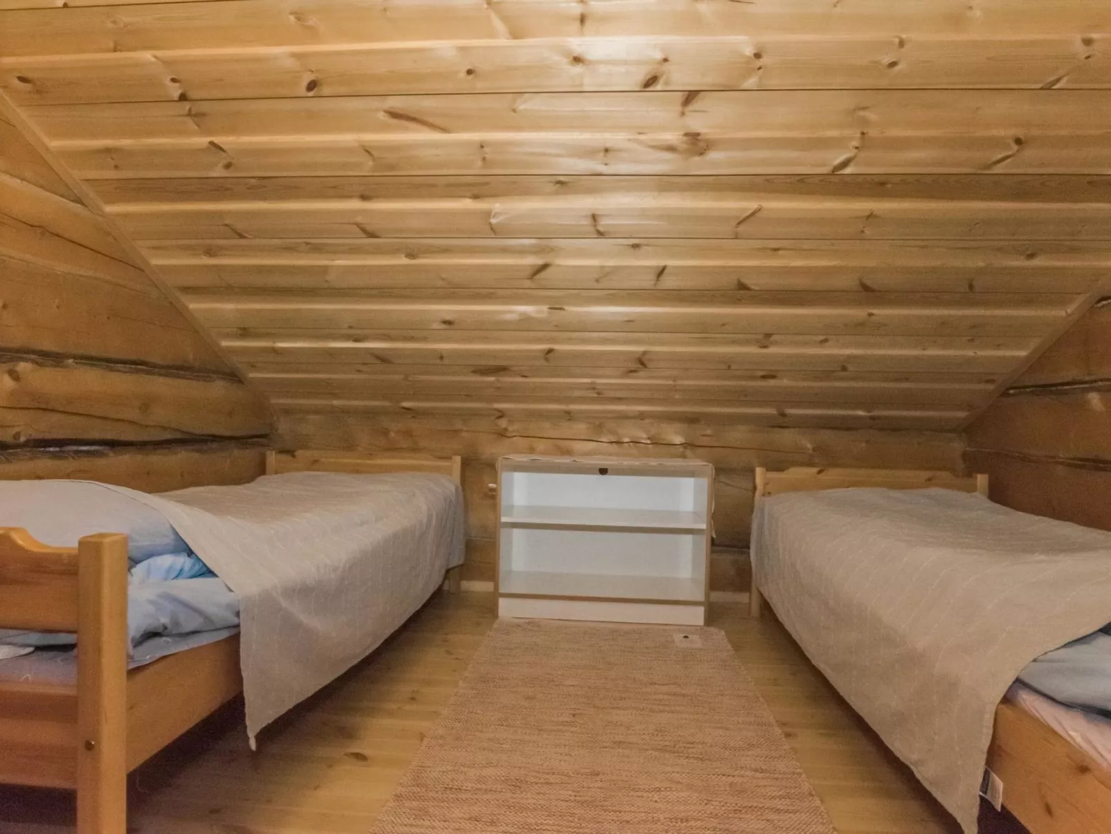 Karjalan kelohuvila-Drinnen