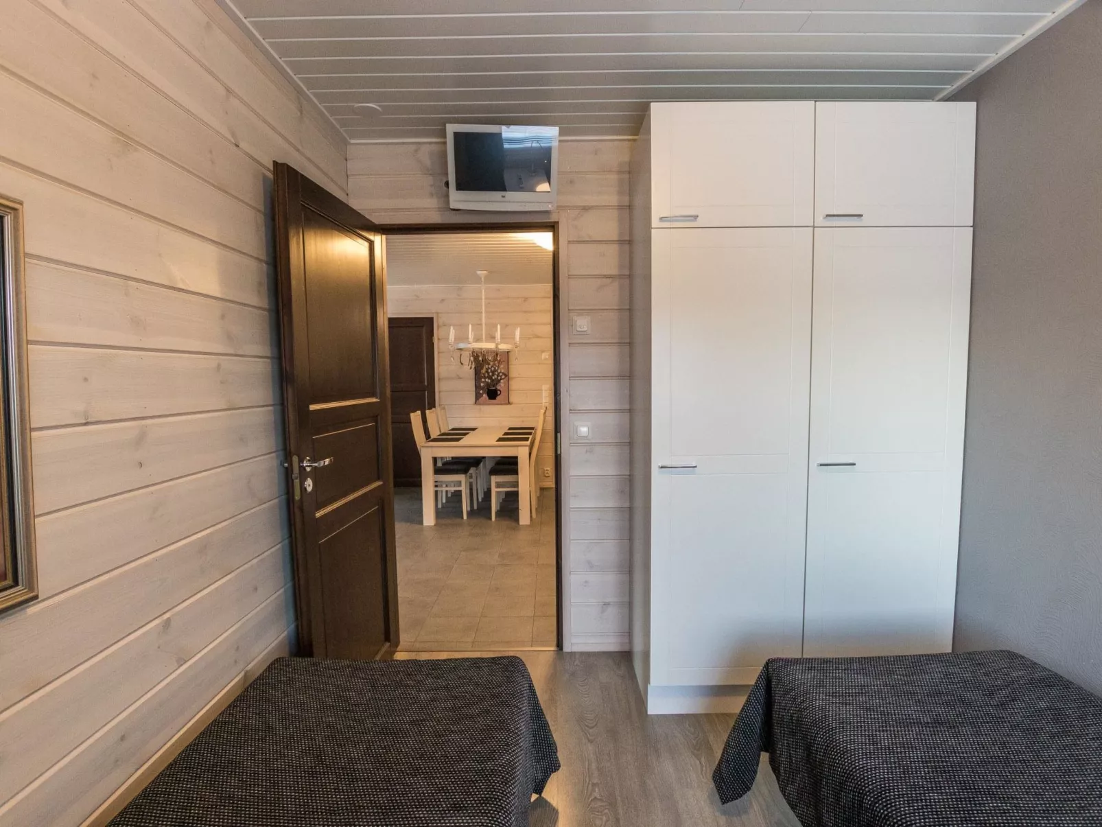 Hil-lak-ka ii as 5-Inside