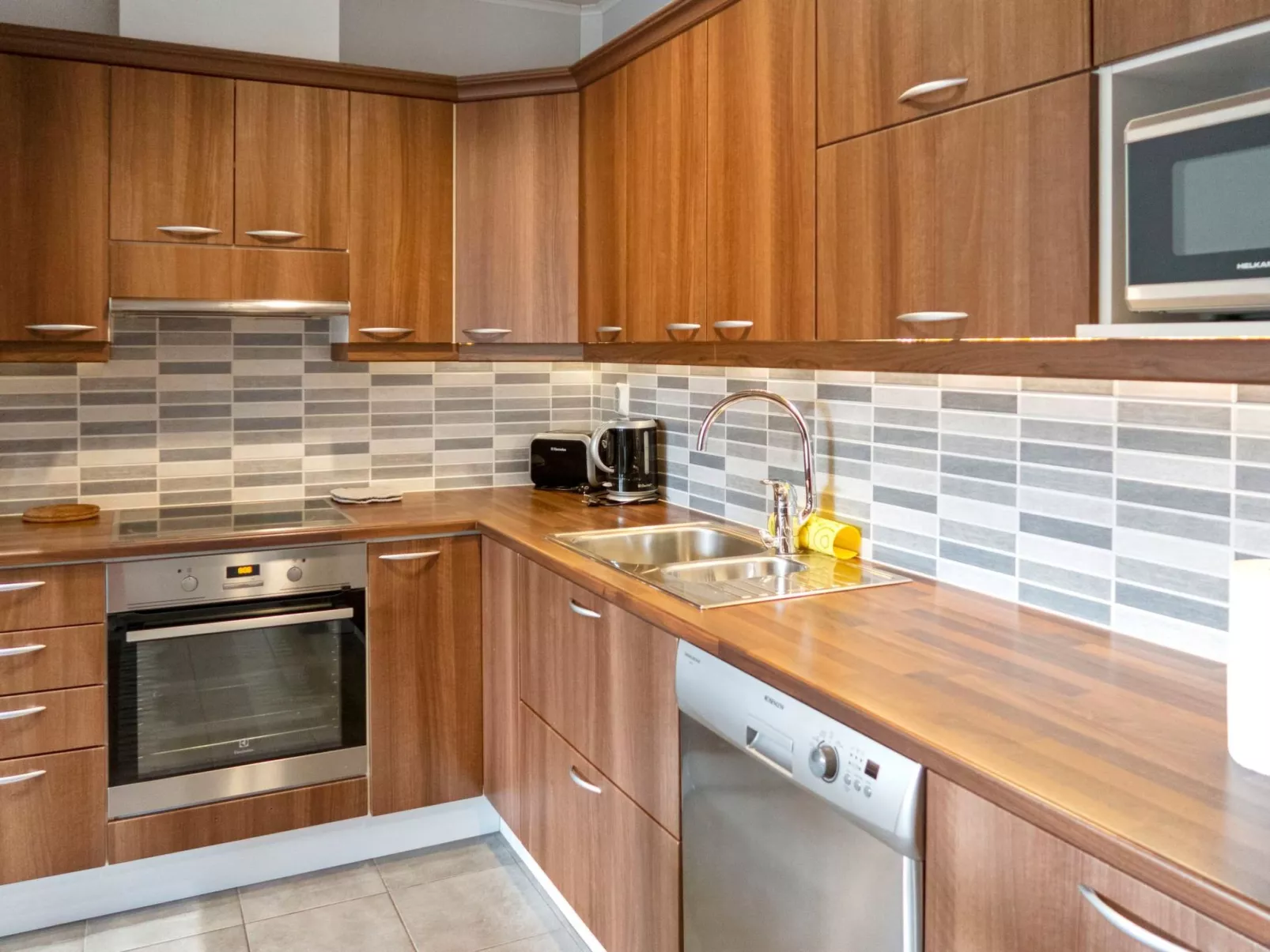 4 seasons b 1-Inside