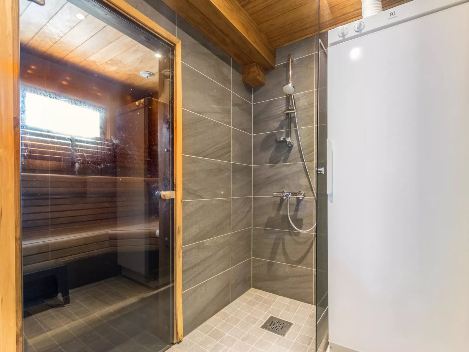 Vuosselinkulma 2-Dedans