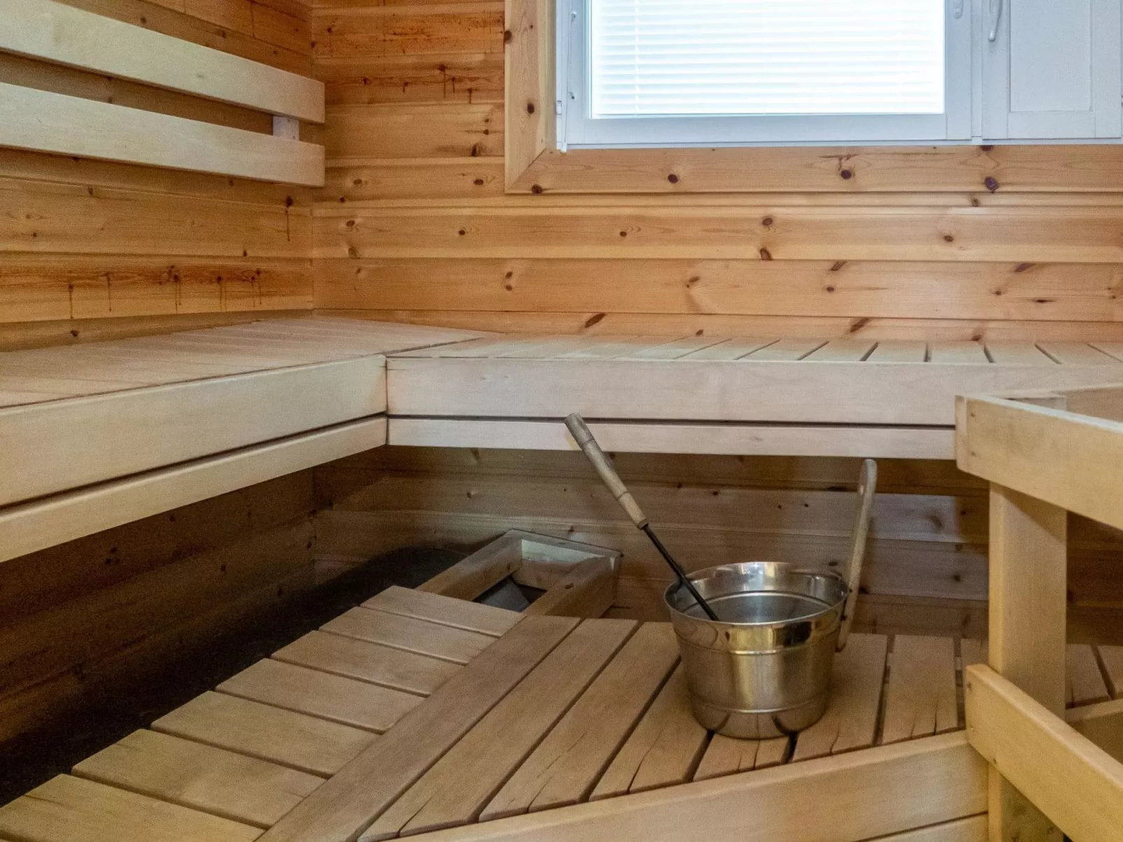 Ruka snow and sun 2-Inside