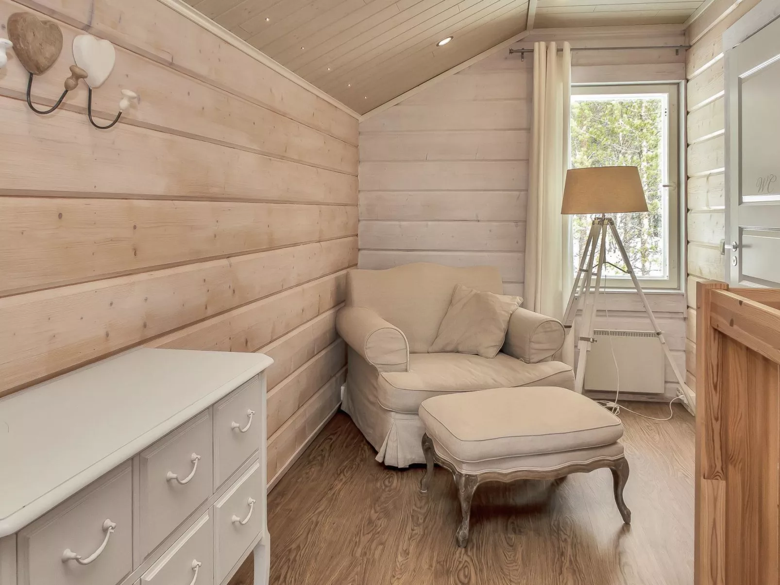 Saaruan aurinko-Dedans