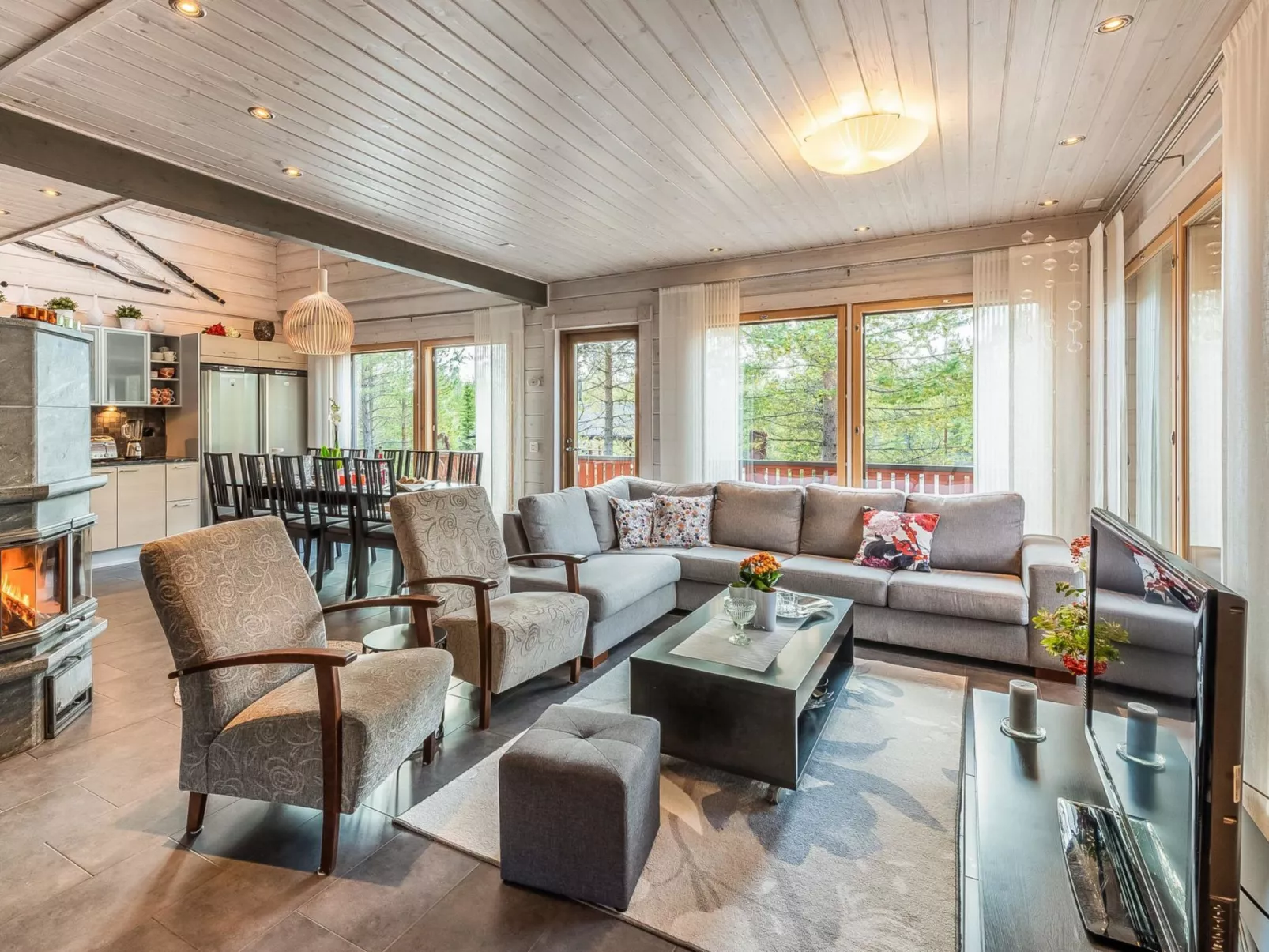 Lapinukonkäännös-Dedans