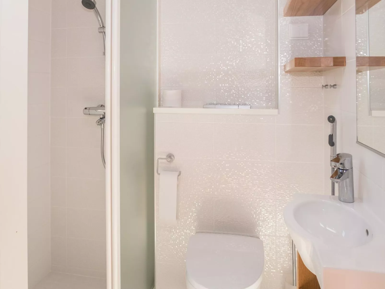 Holy lake chalet b-Drinnen