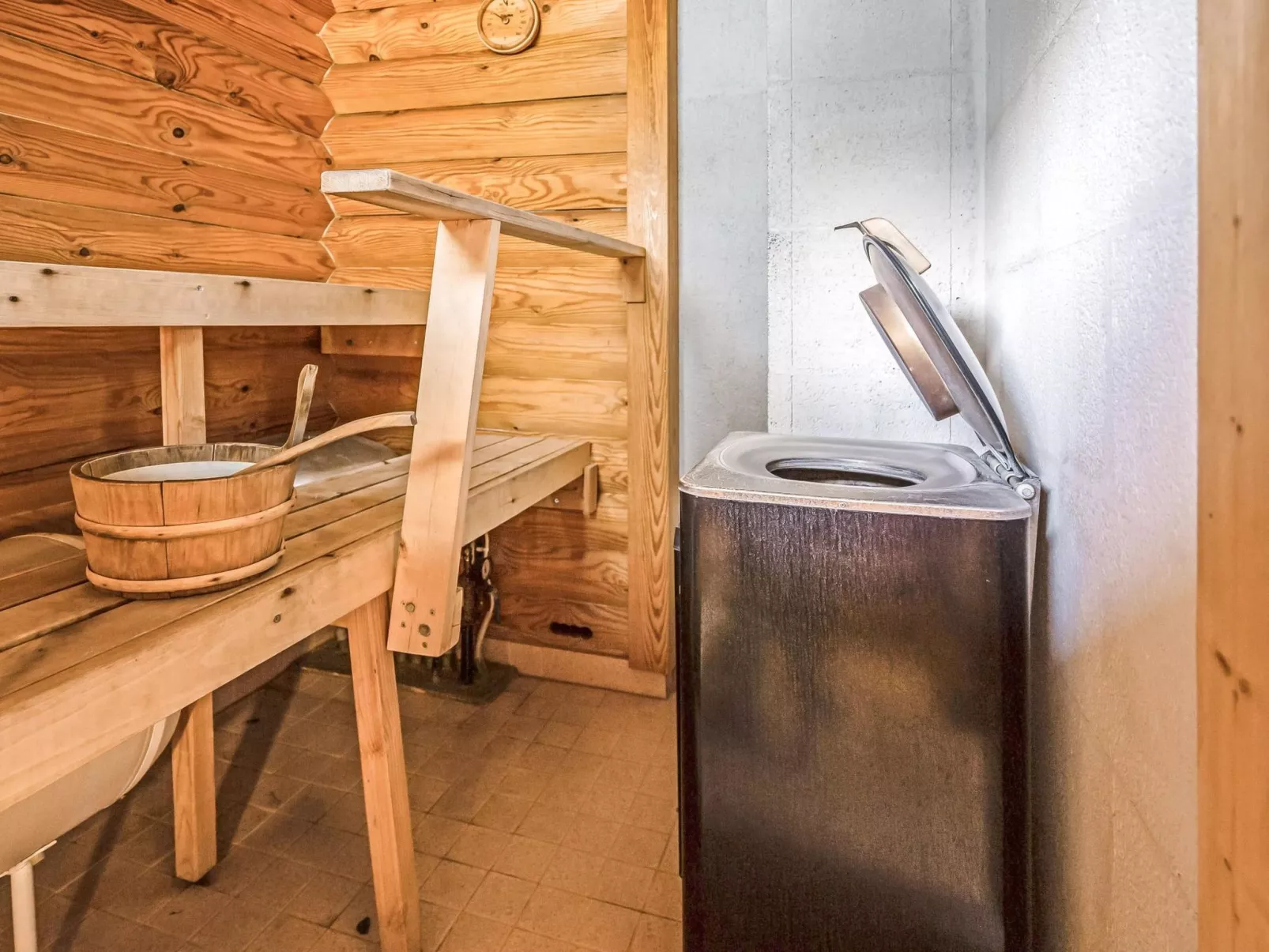 Marttalanmäki-Inside