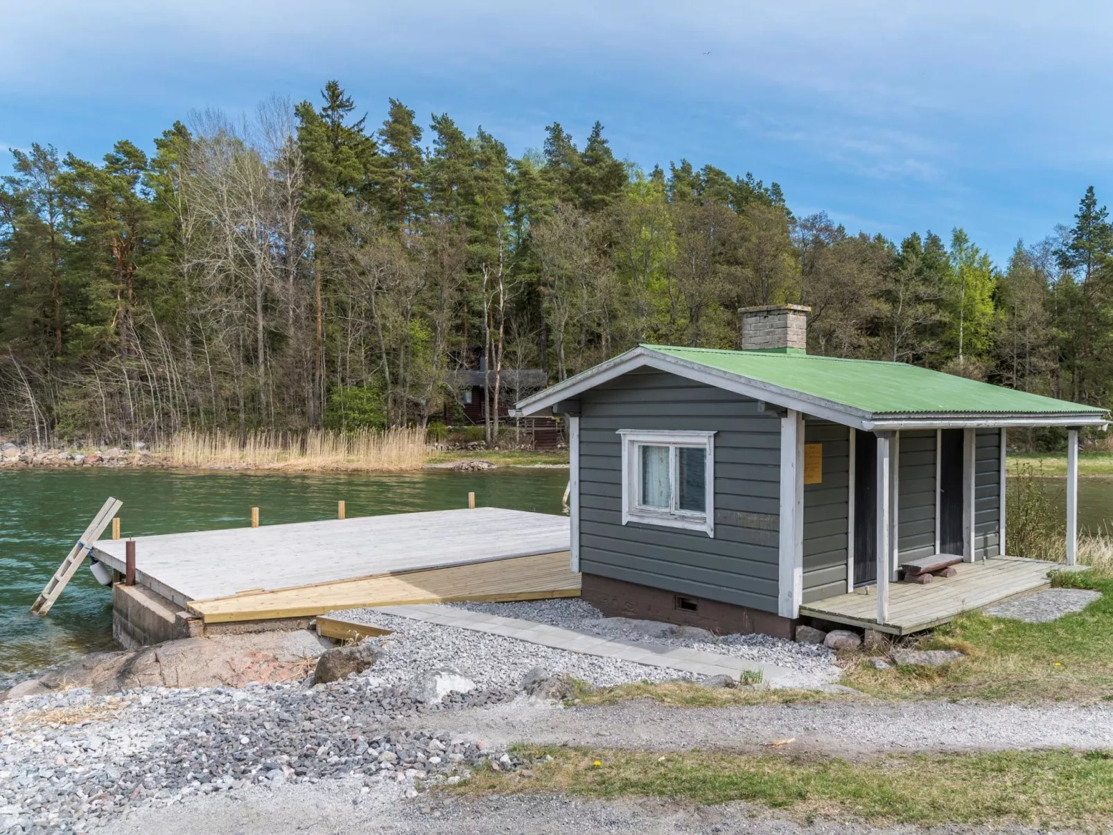 Villa pääsky-Drinnen