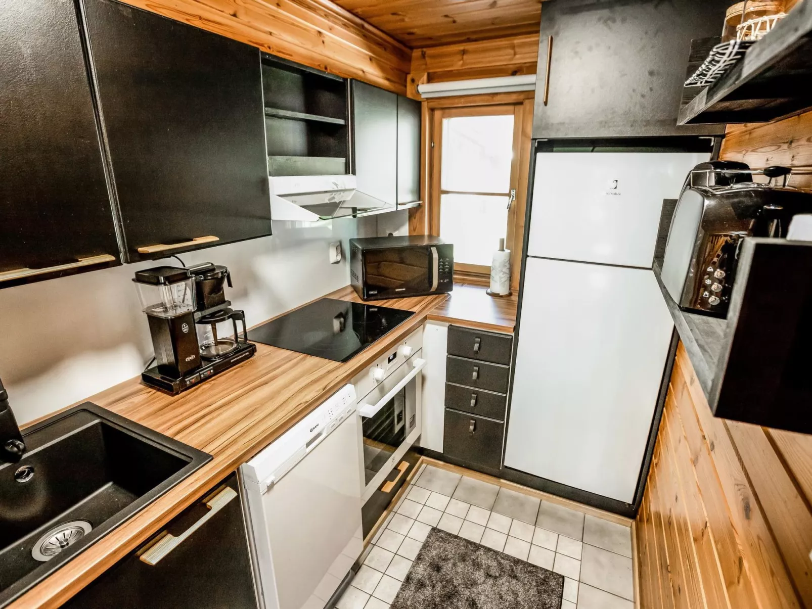 Kolin vernetti 3-Drinnen