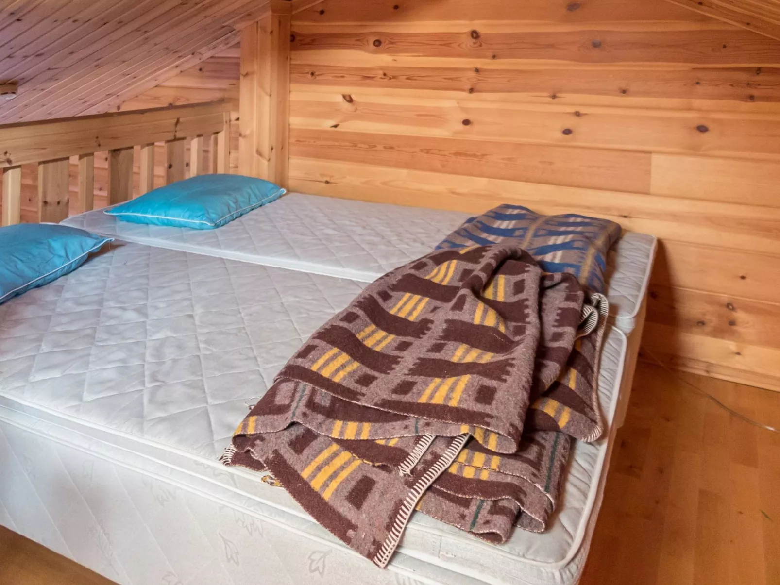 Ylläskuru d 2-Dedans