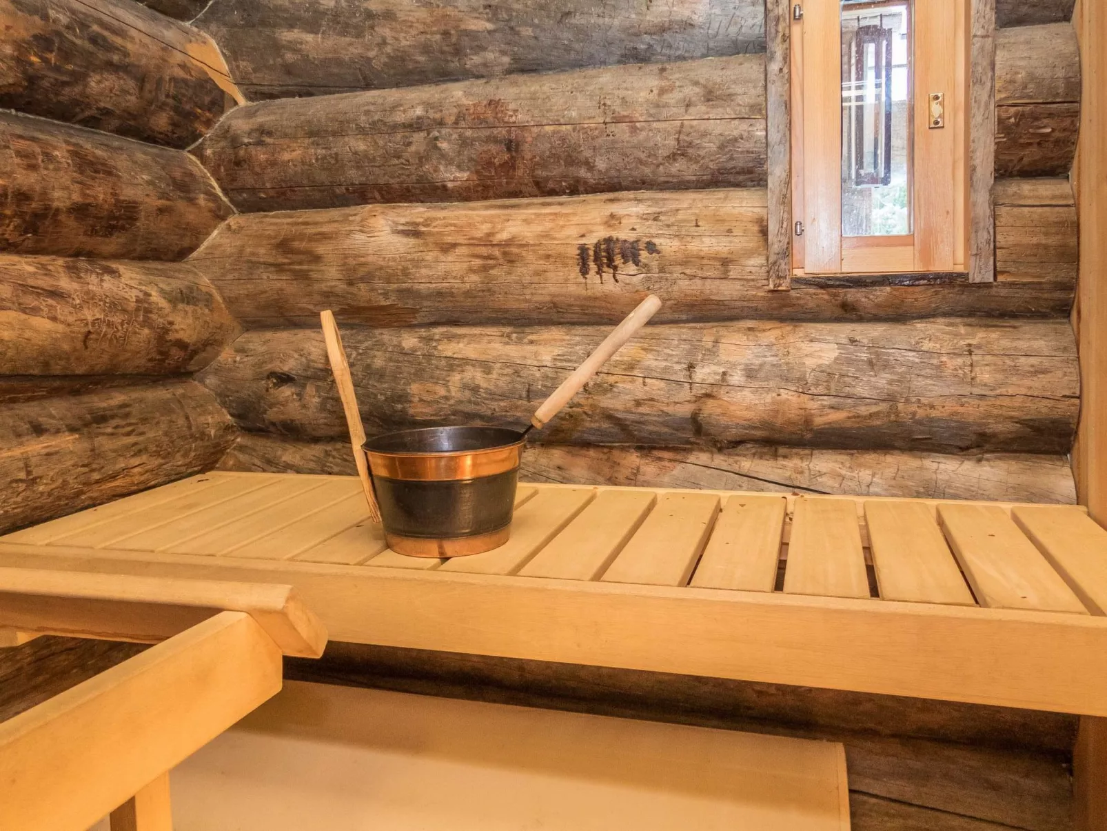 Otsolanhovi b 8-Dedans