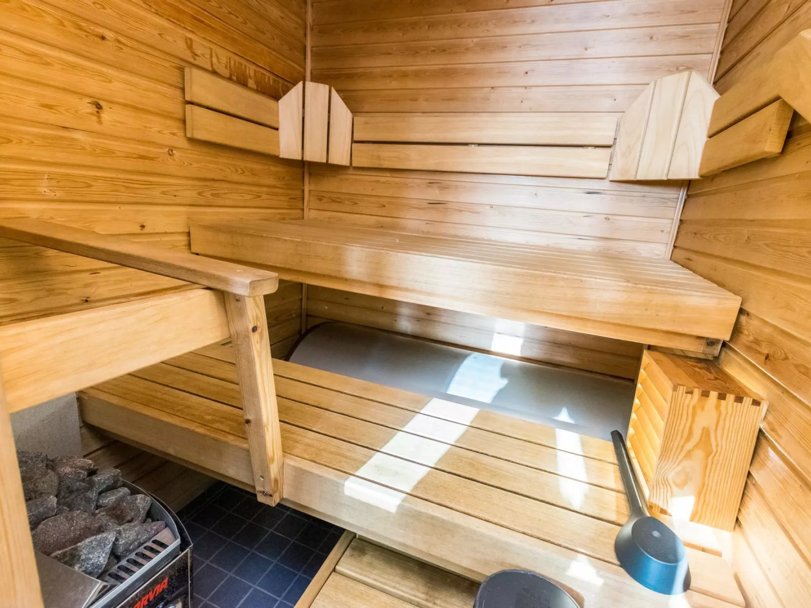 Gasthalla b paritalo-Dedans