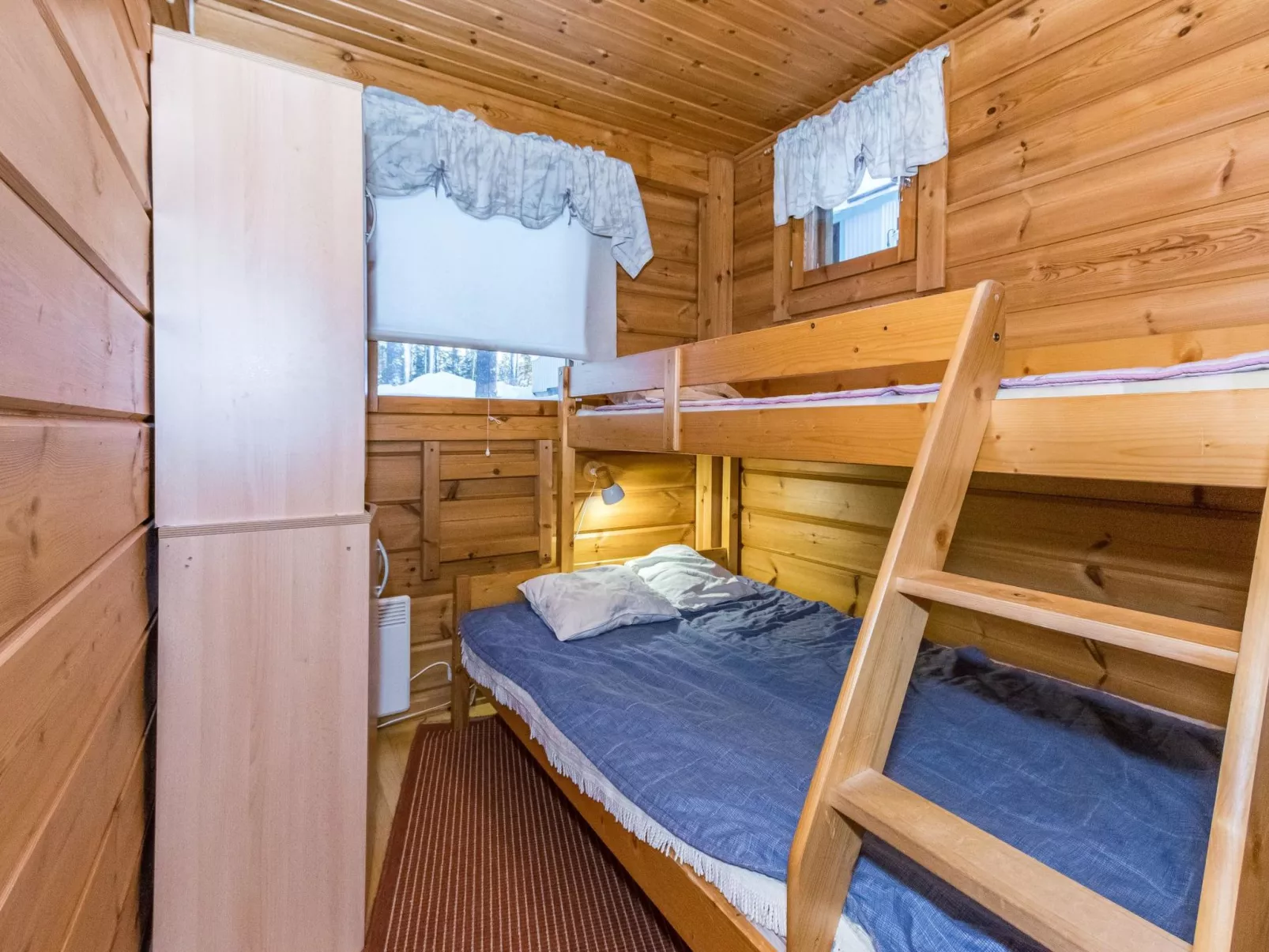 Rakotuli 2 paritalon yläkerta-Dedans