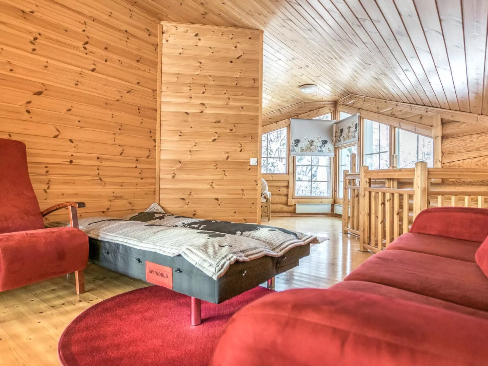 Aurinkoinen hirsimökki-Dedans