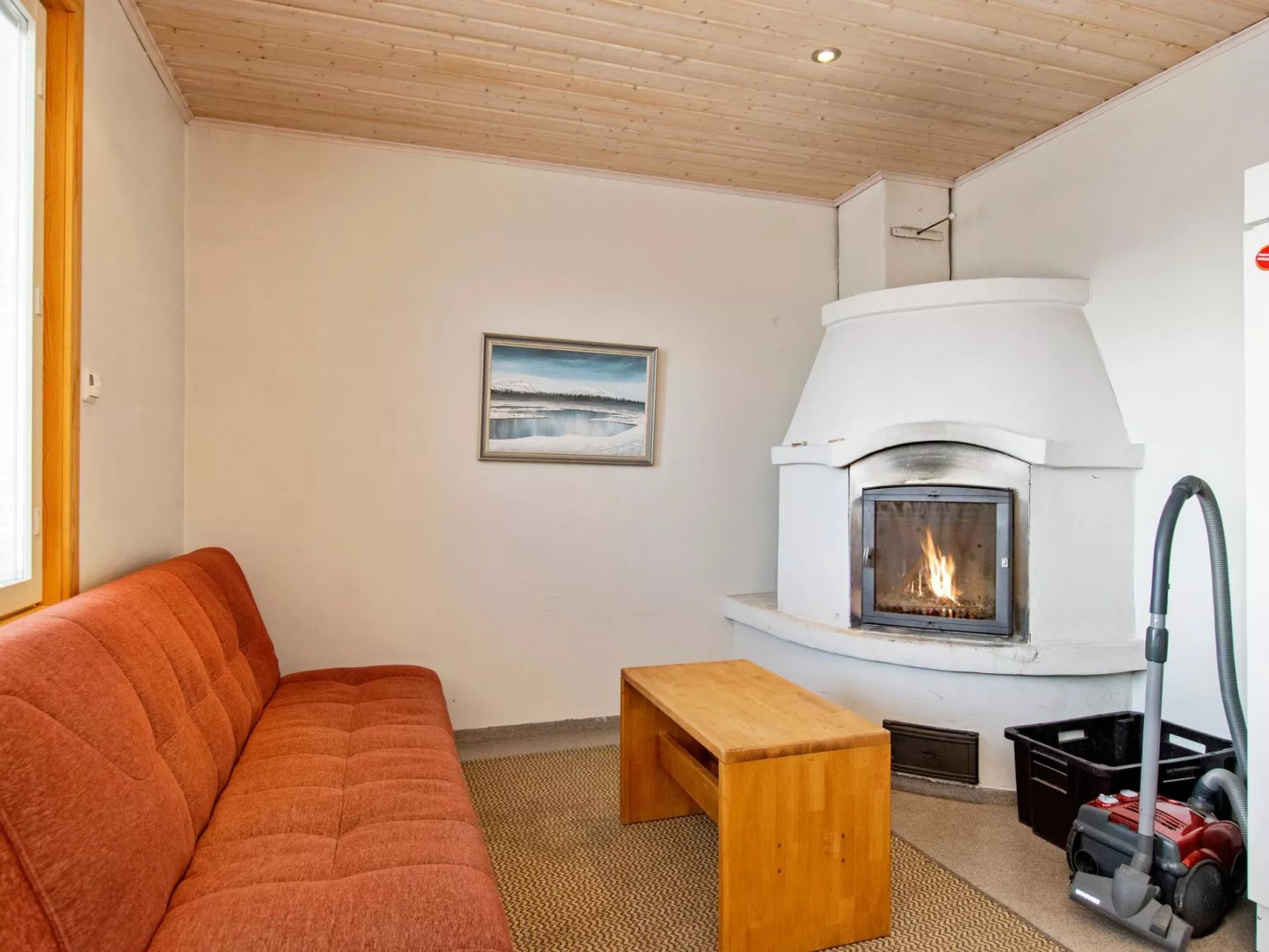 Hallan paroni b paritalo-Drinnen