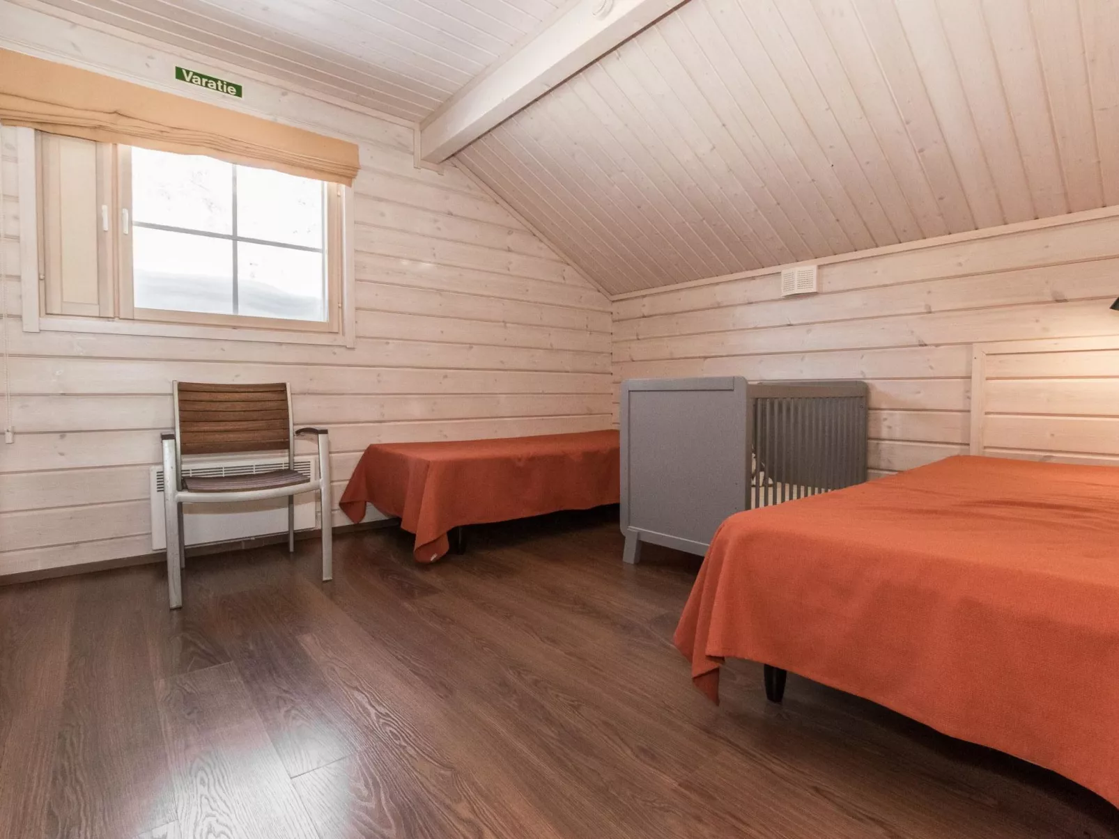 Aurinko-saaga 4 paritalo-Dedans