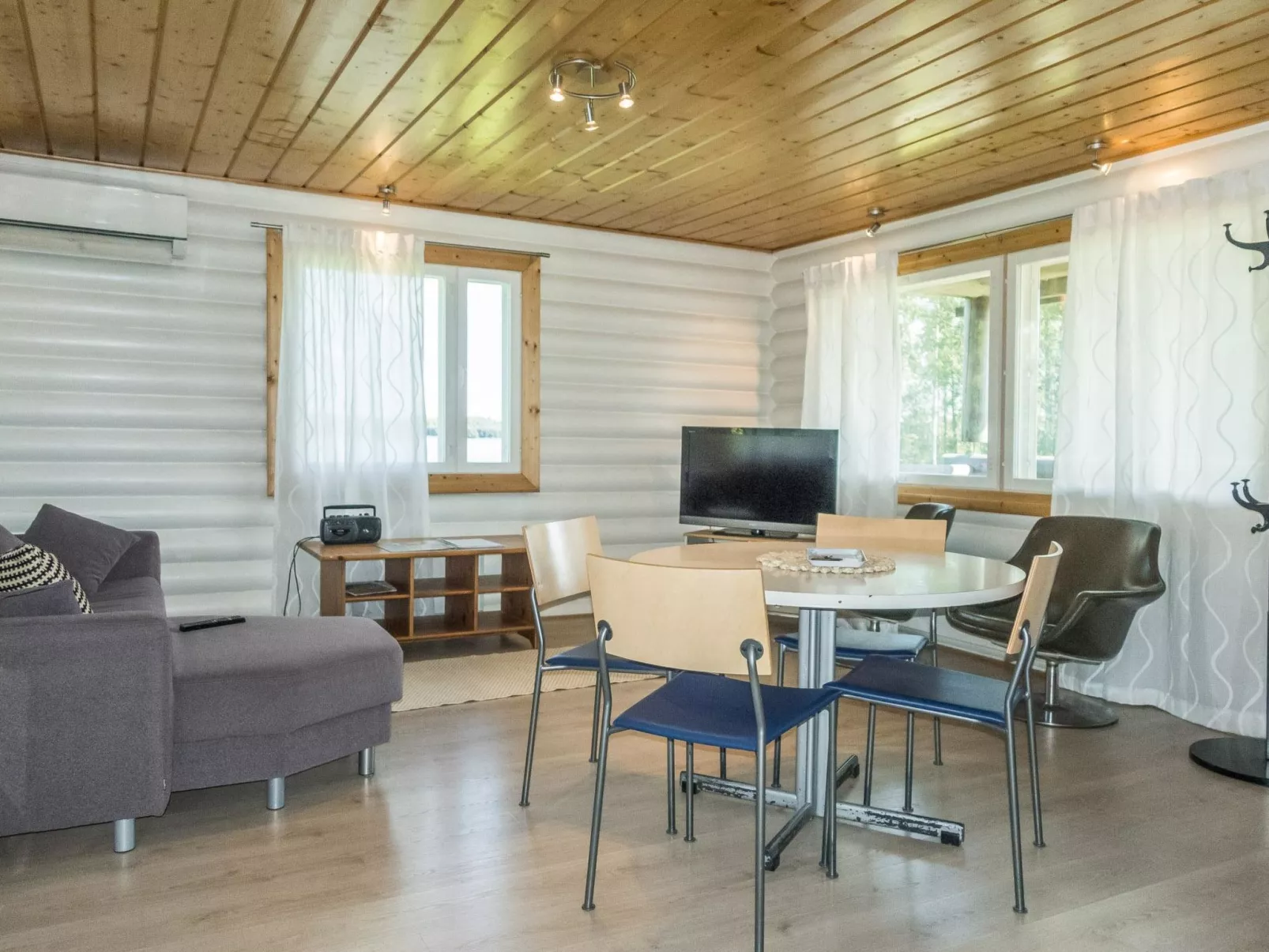 Aamunkoin rantatupa-Dedans