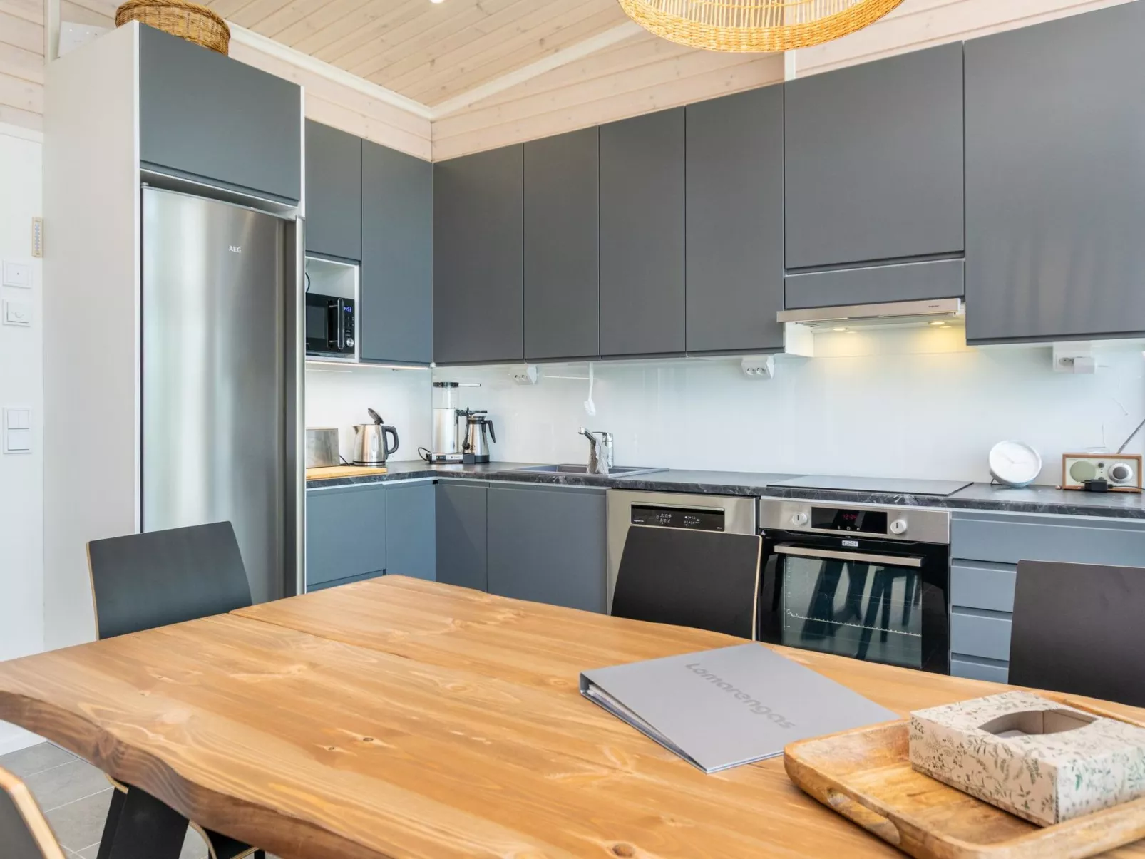 Hot pool cottage kesäranta-Dedans