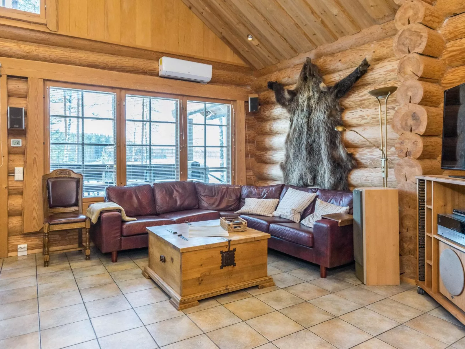 Kaidan kunkku-Dedans