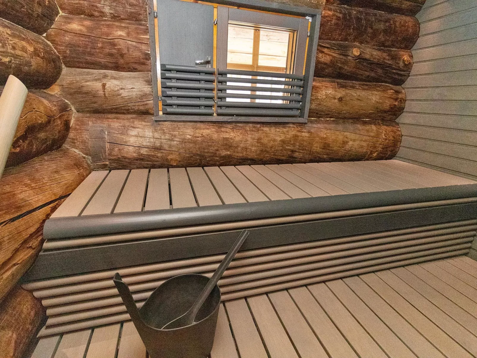 Agenttimajat 2-Dedans