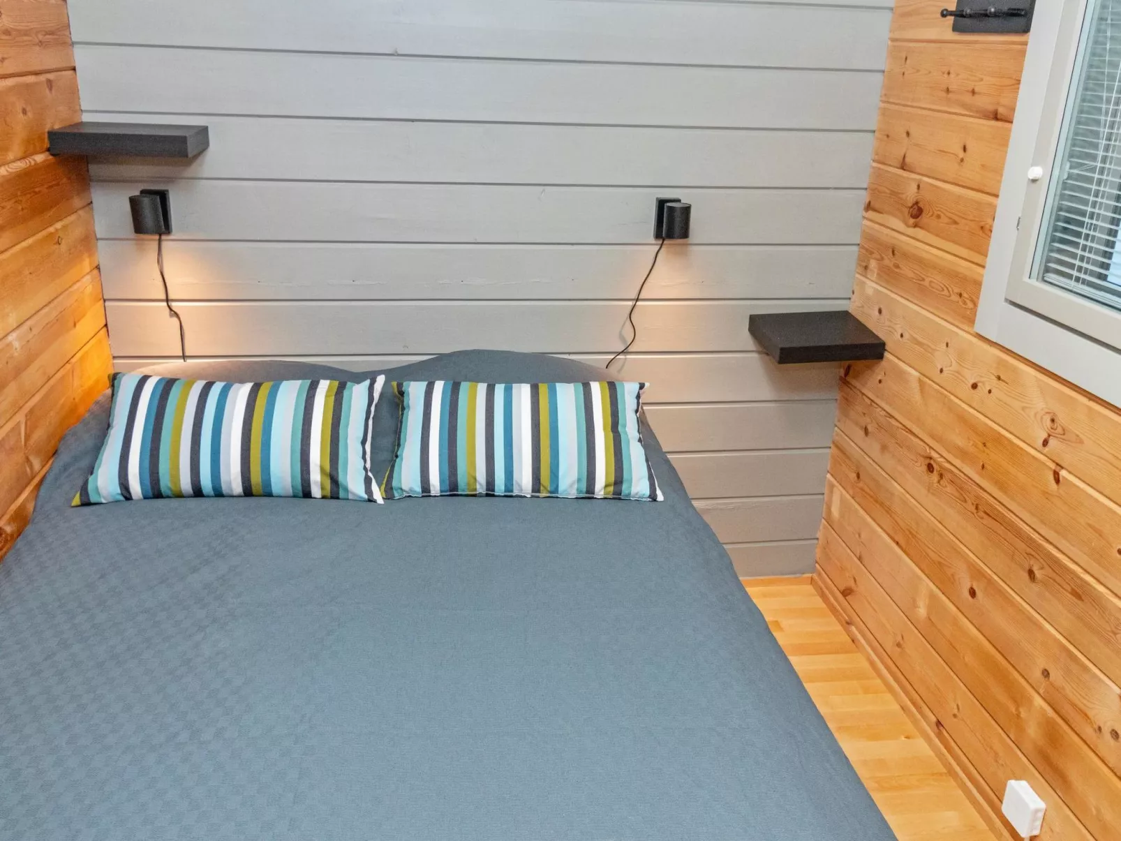 Tahkon käkikello-Dedans