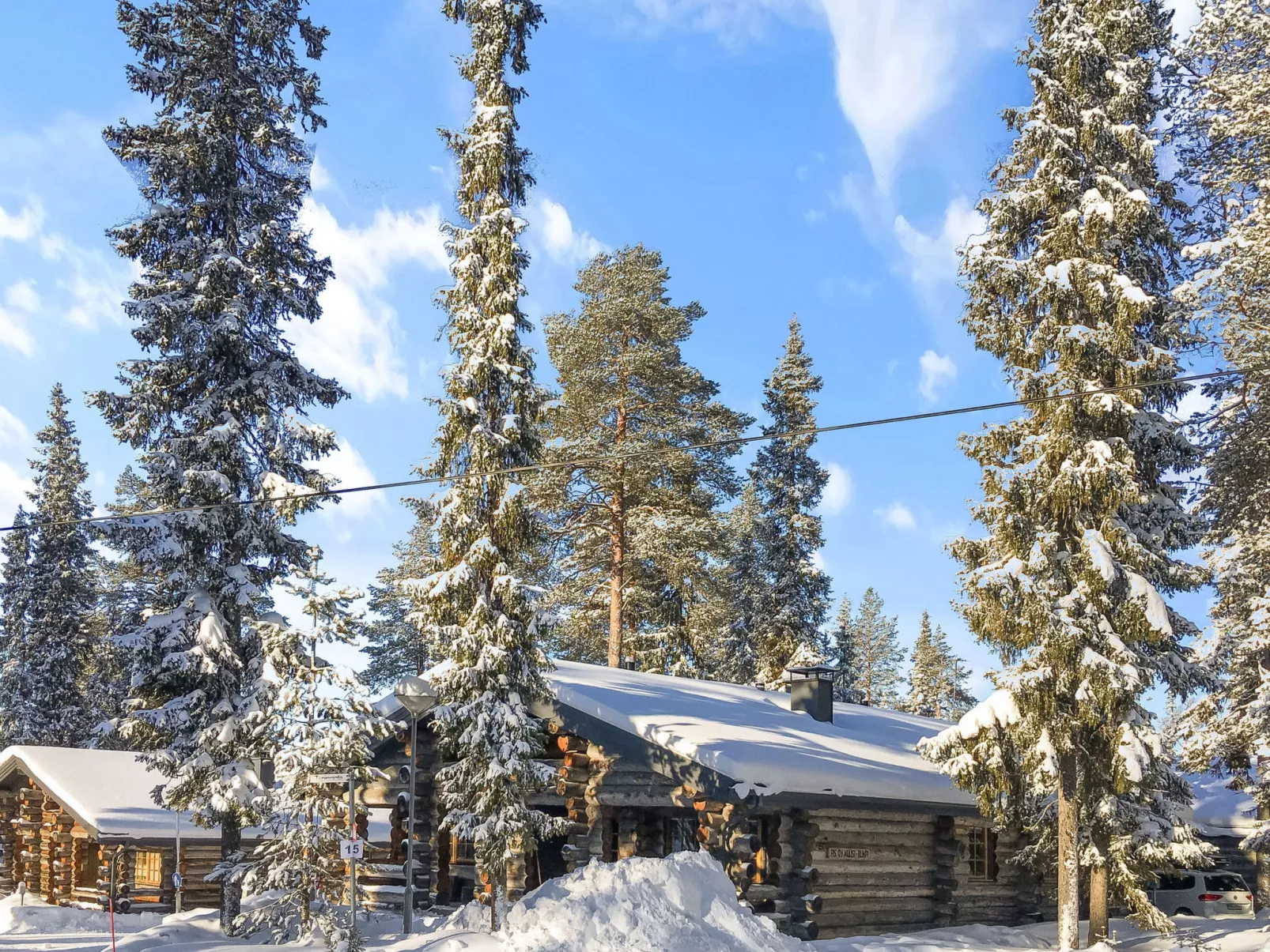 Kuusi-ruka 6-Drinnen