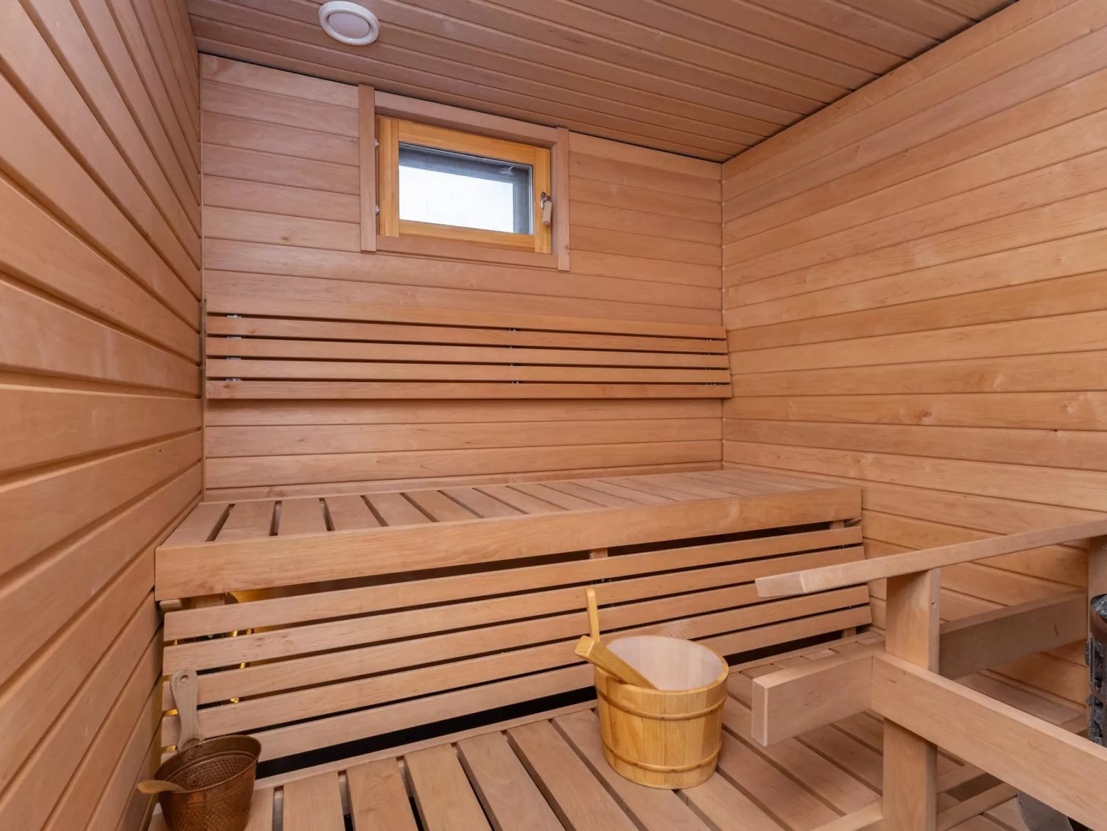 Velhotar 1 a 1-Inside