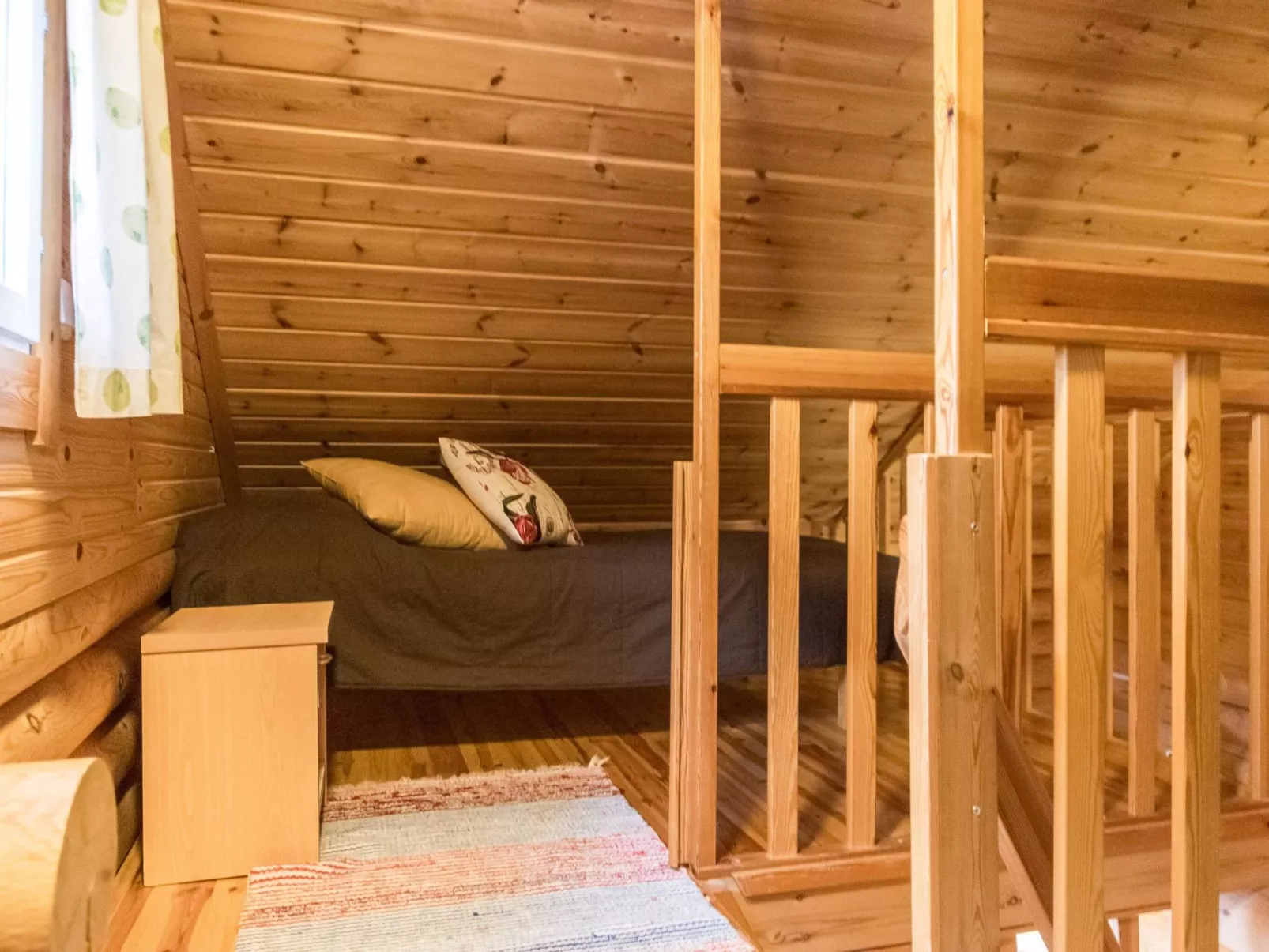 Kilpolan karoliina-Dedans