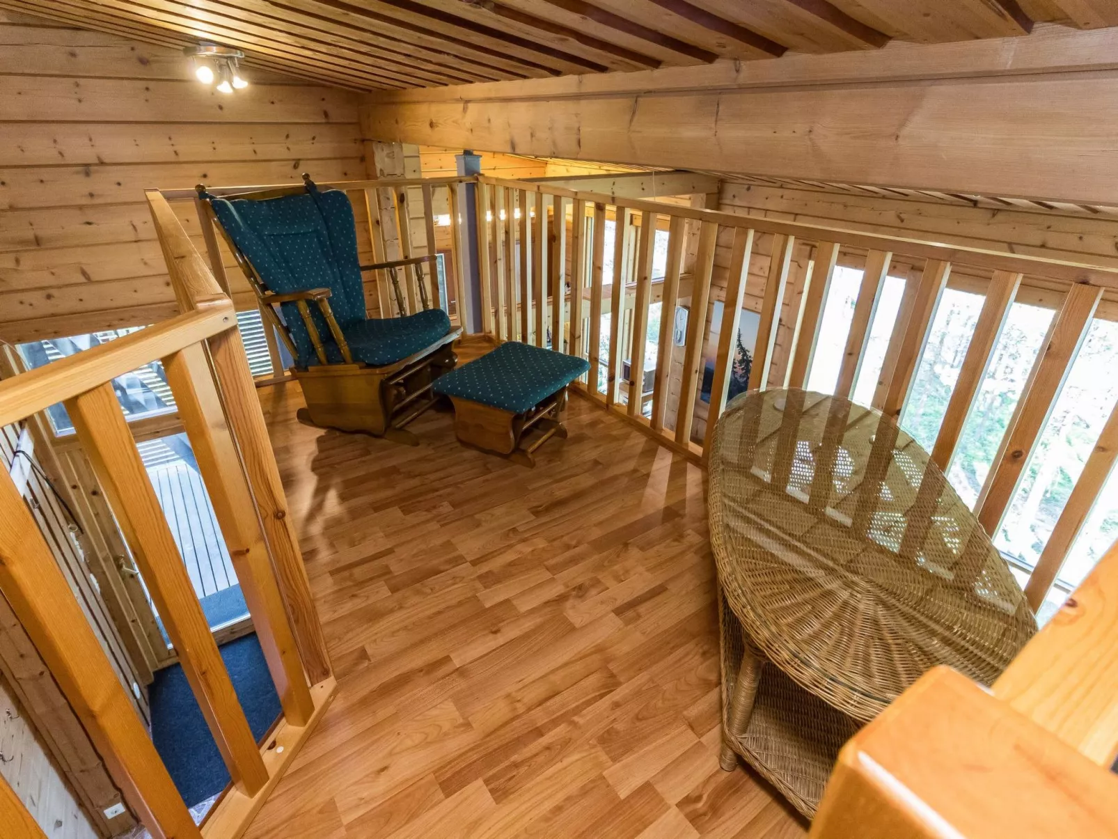 Matkajoentie 4b-Dedans