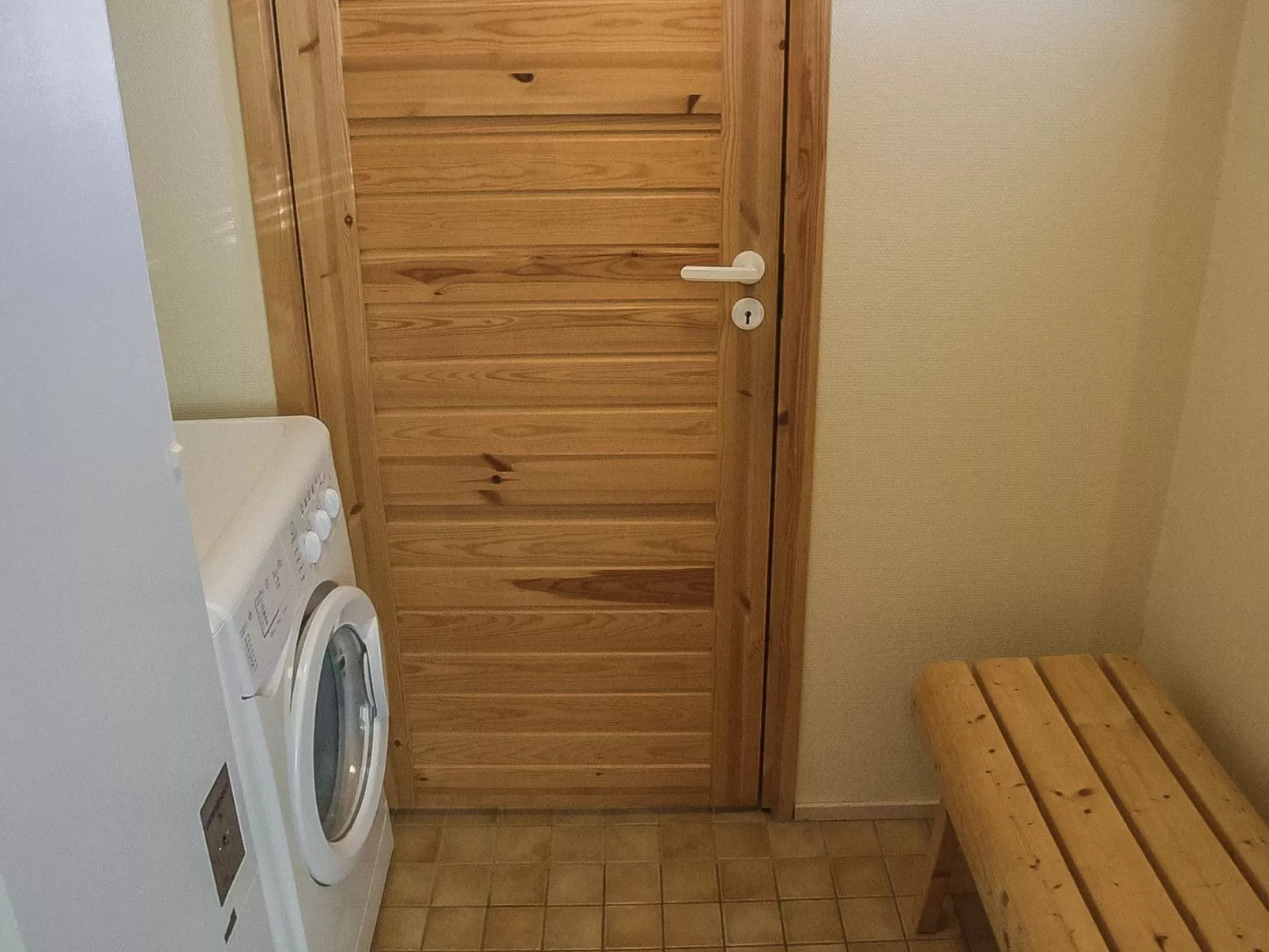 Hankipolku 4c-Inside