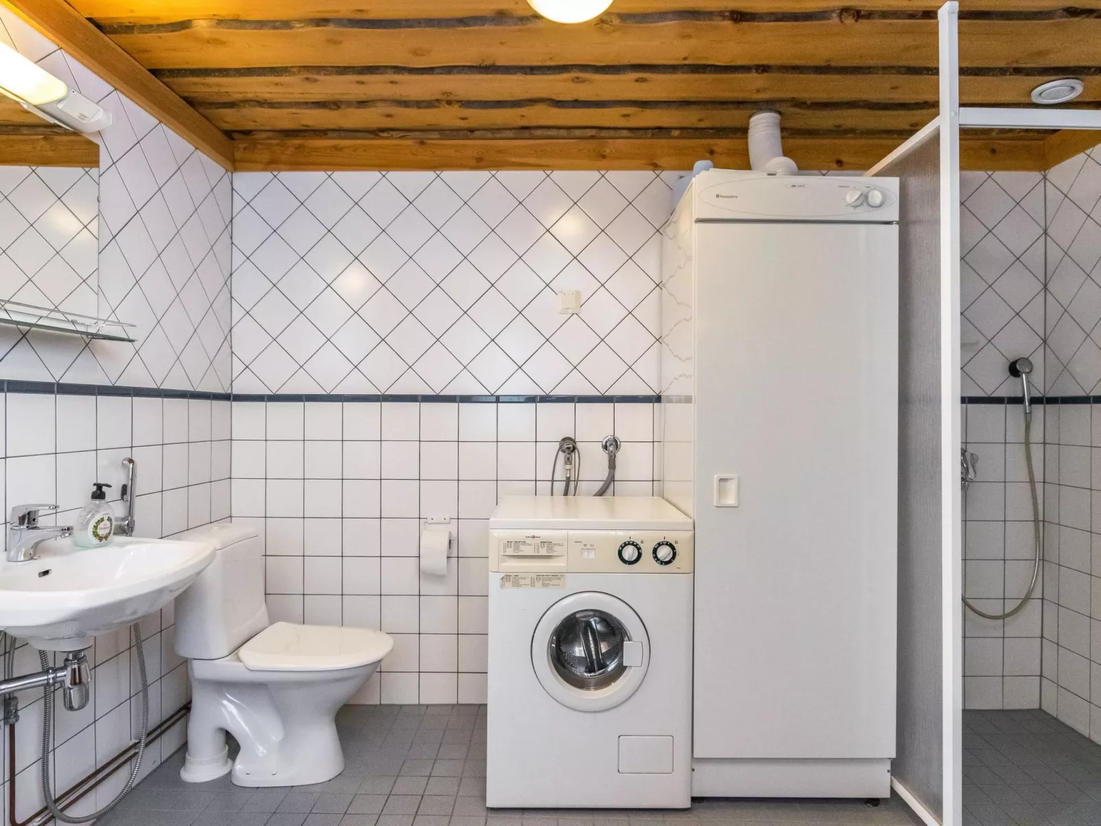 Pihlakieppi 2-Dedans