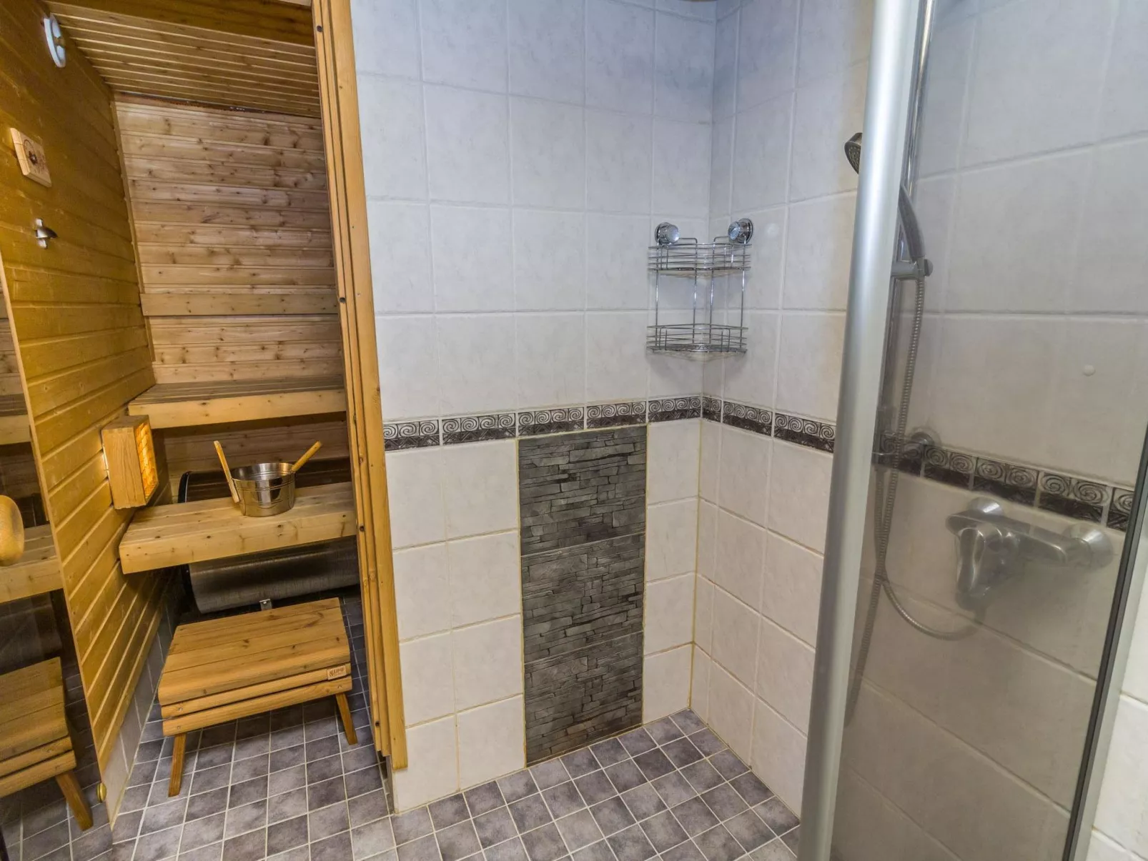 Porokaarre nr 10-Inside