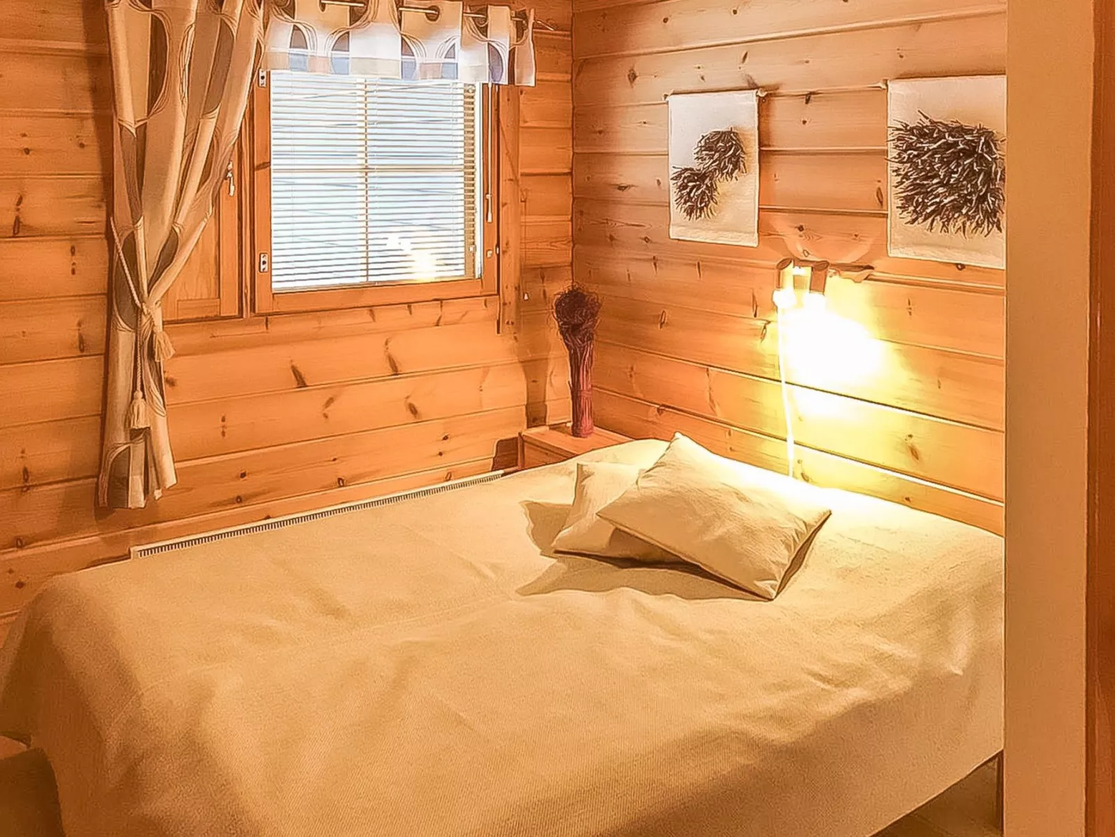 Metsä-vuosseli rukalumous-Dedans