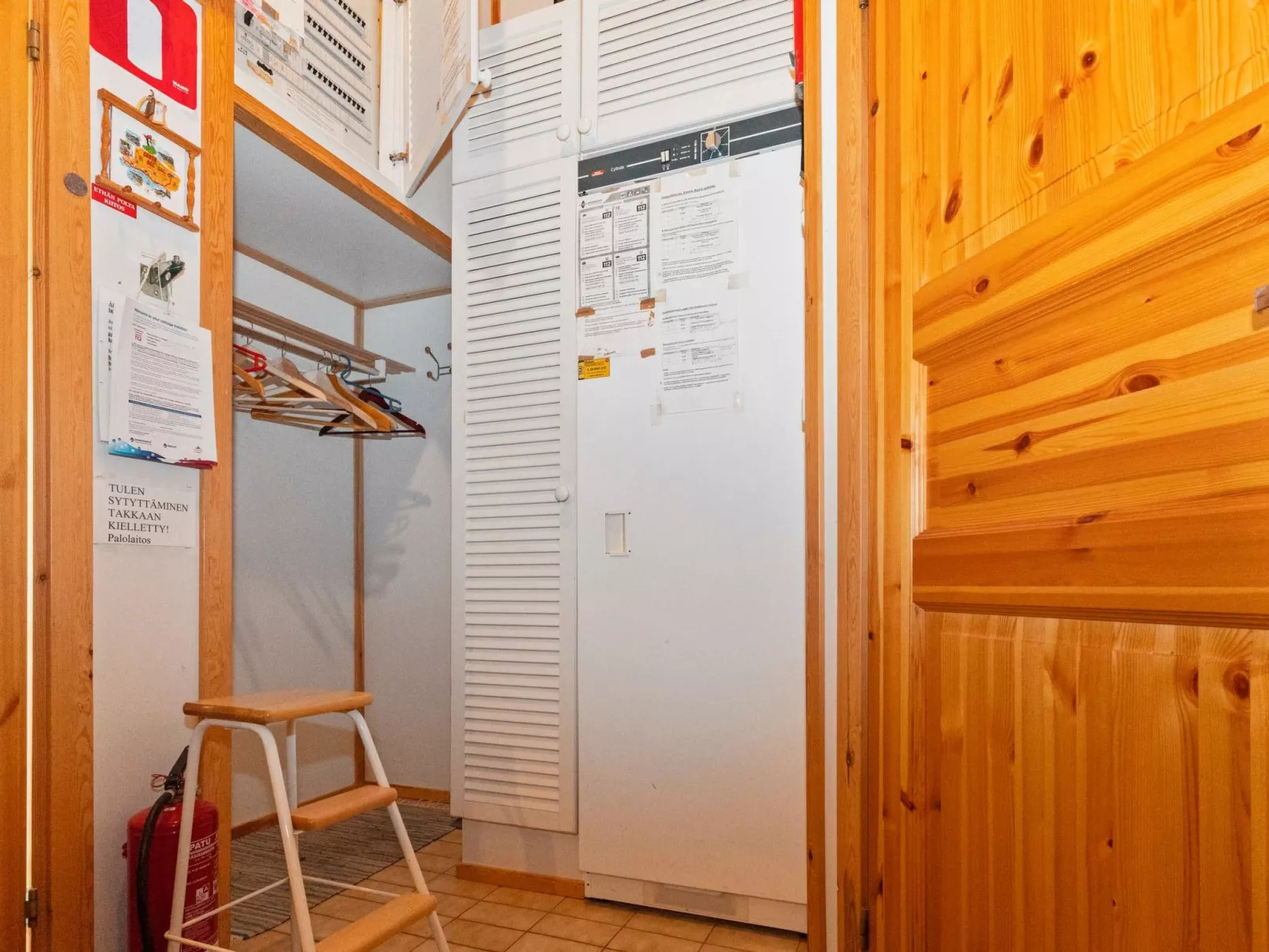 Lomakivakka b6-Dedans