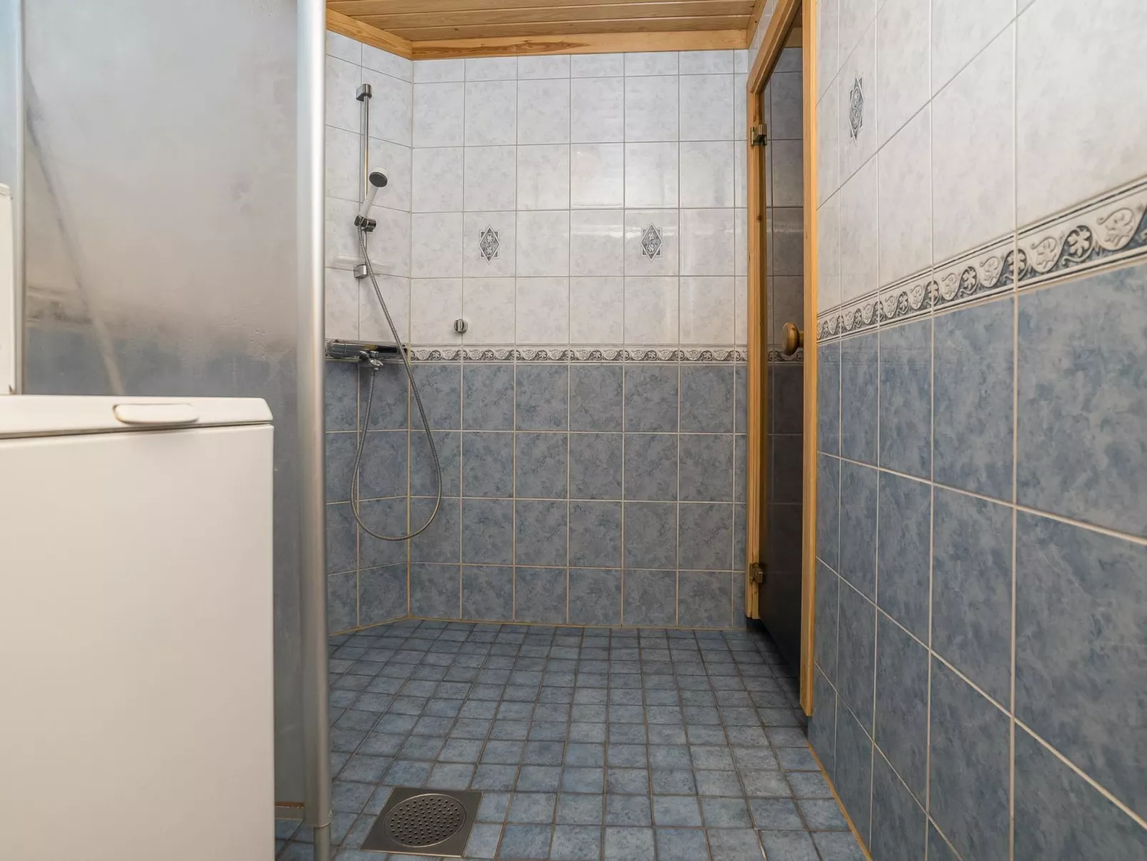 Kinostupa 2a (18)-Drinnen