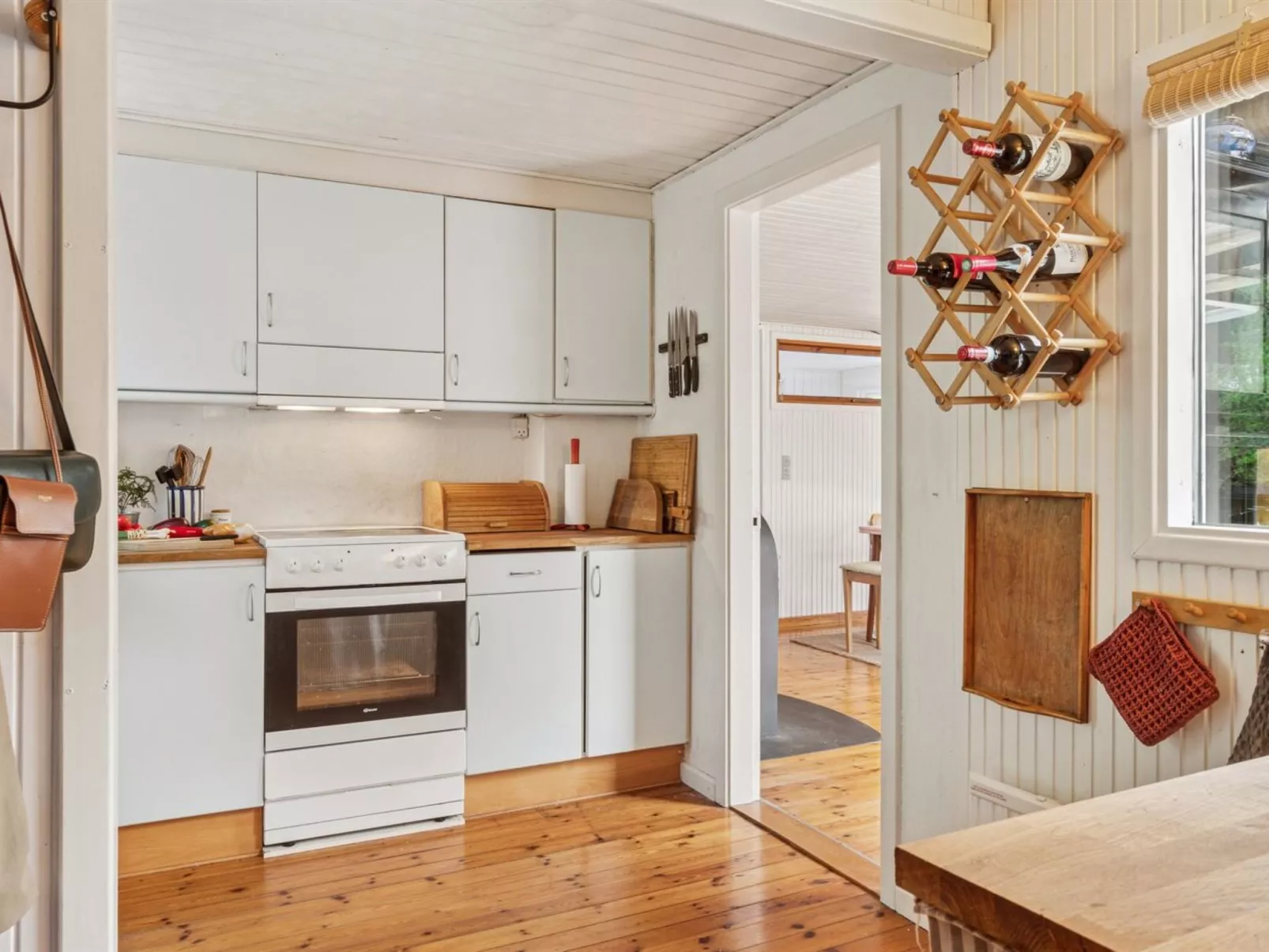 "Tatyana" - 1.6km from the sea-Inside