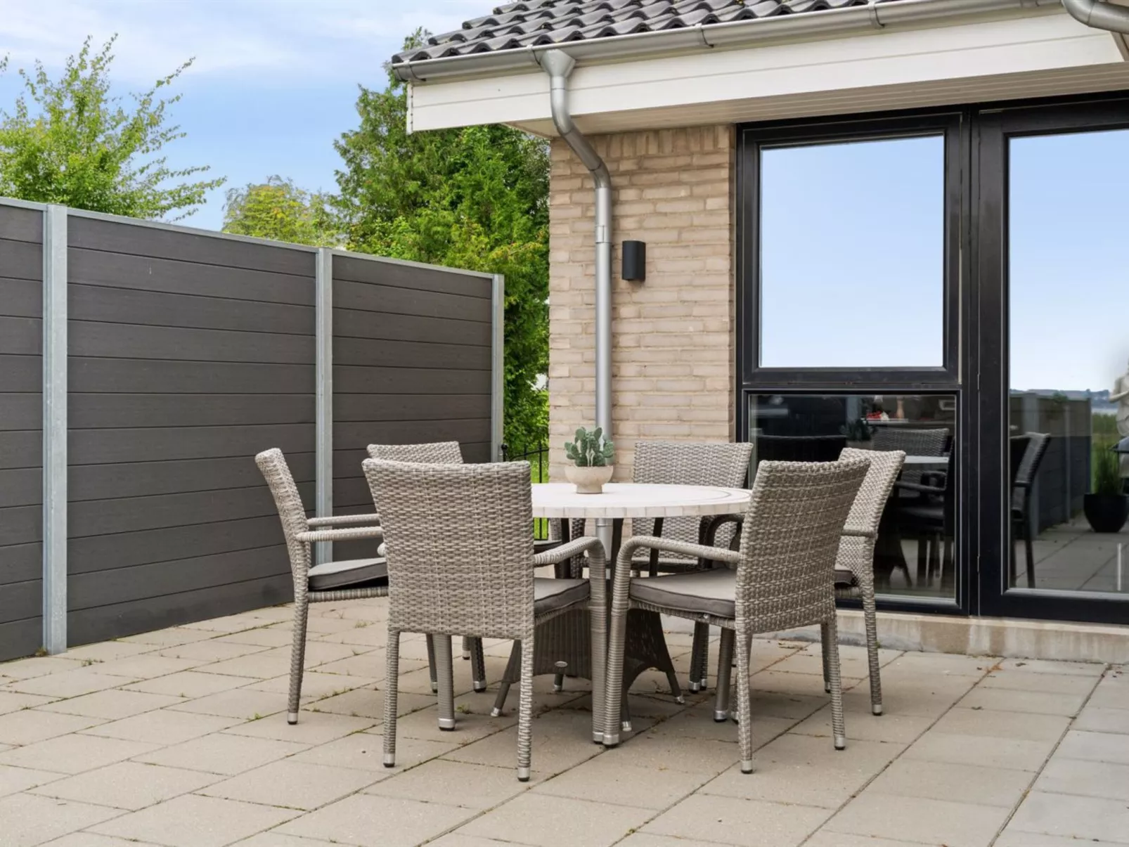 "Thyra" - 50m to the fjord-Draußen