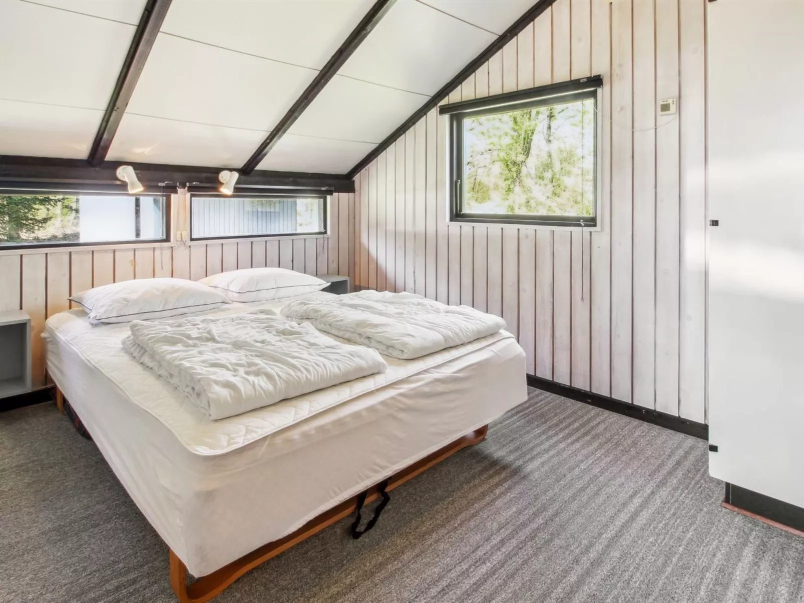 "Winter" - 31km from the sea-Inside