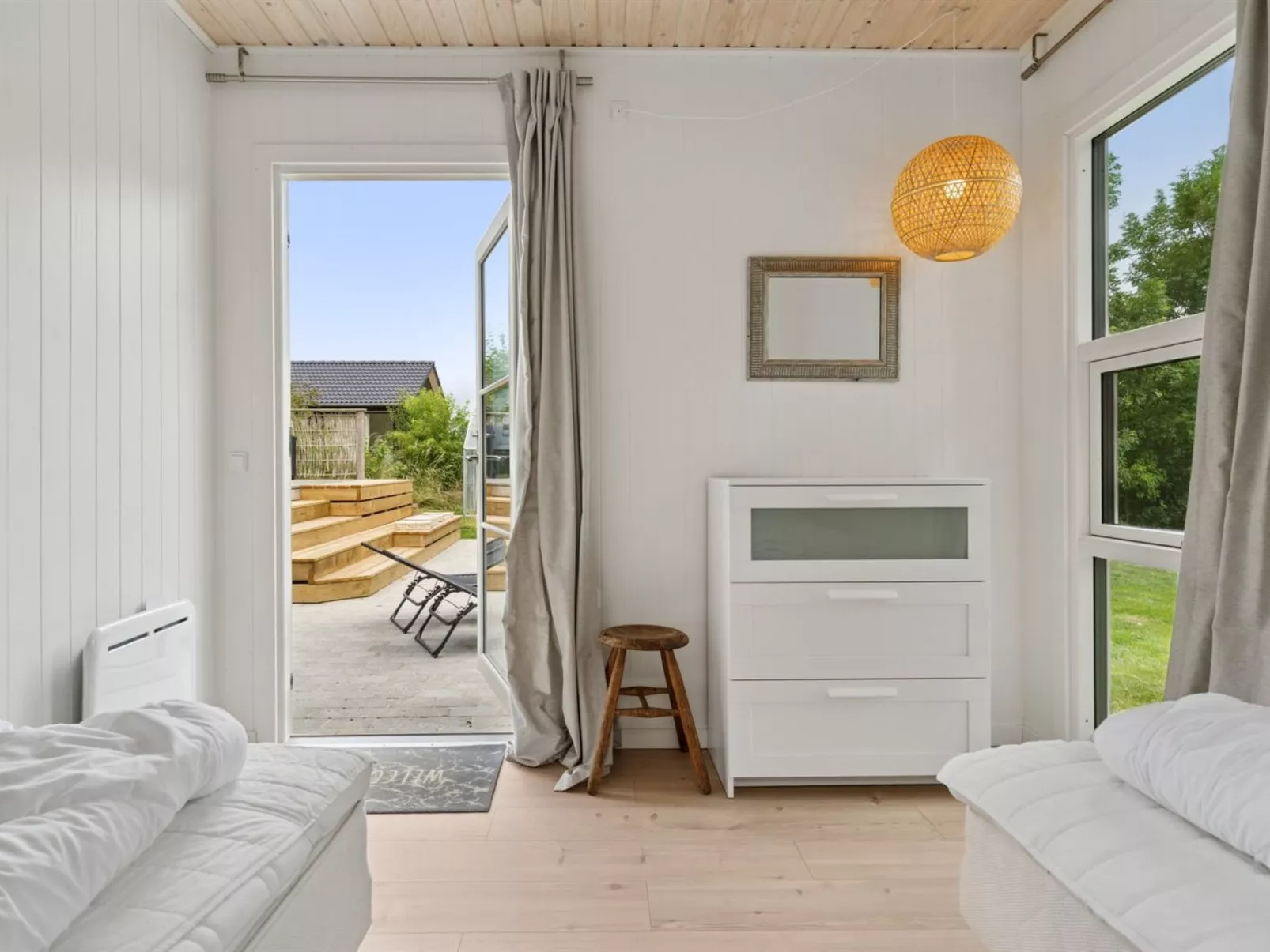 "Esme" - 225m to the fjord-Inside