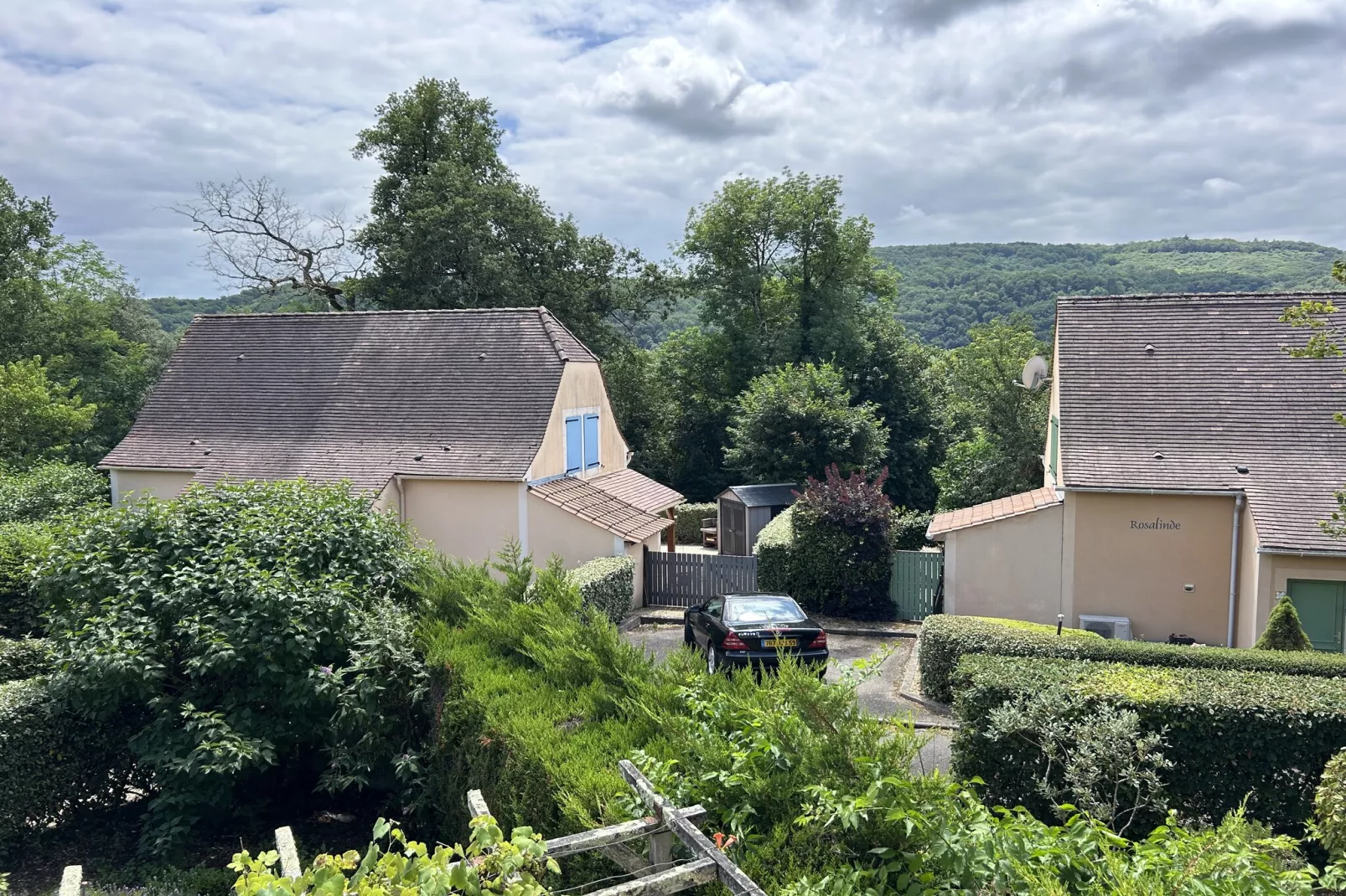 Sur la Cave-Aussicht Sommer