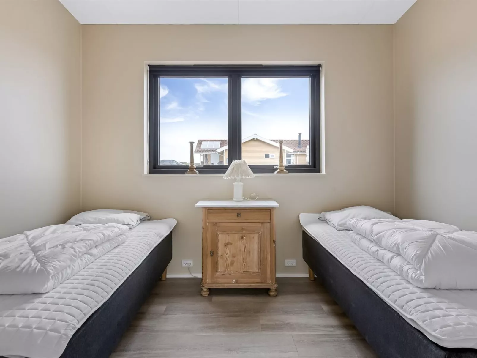 "Stjerne" - 300m to the fjord-Inside