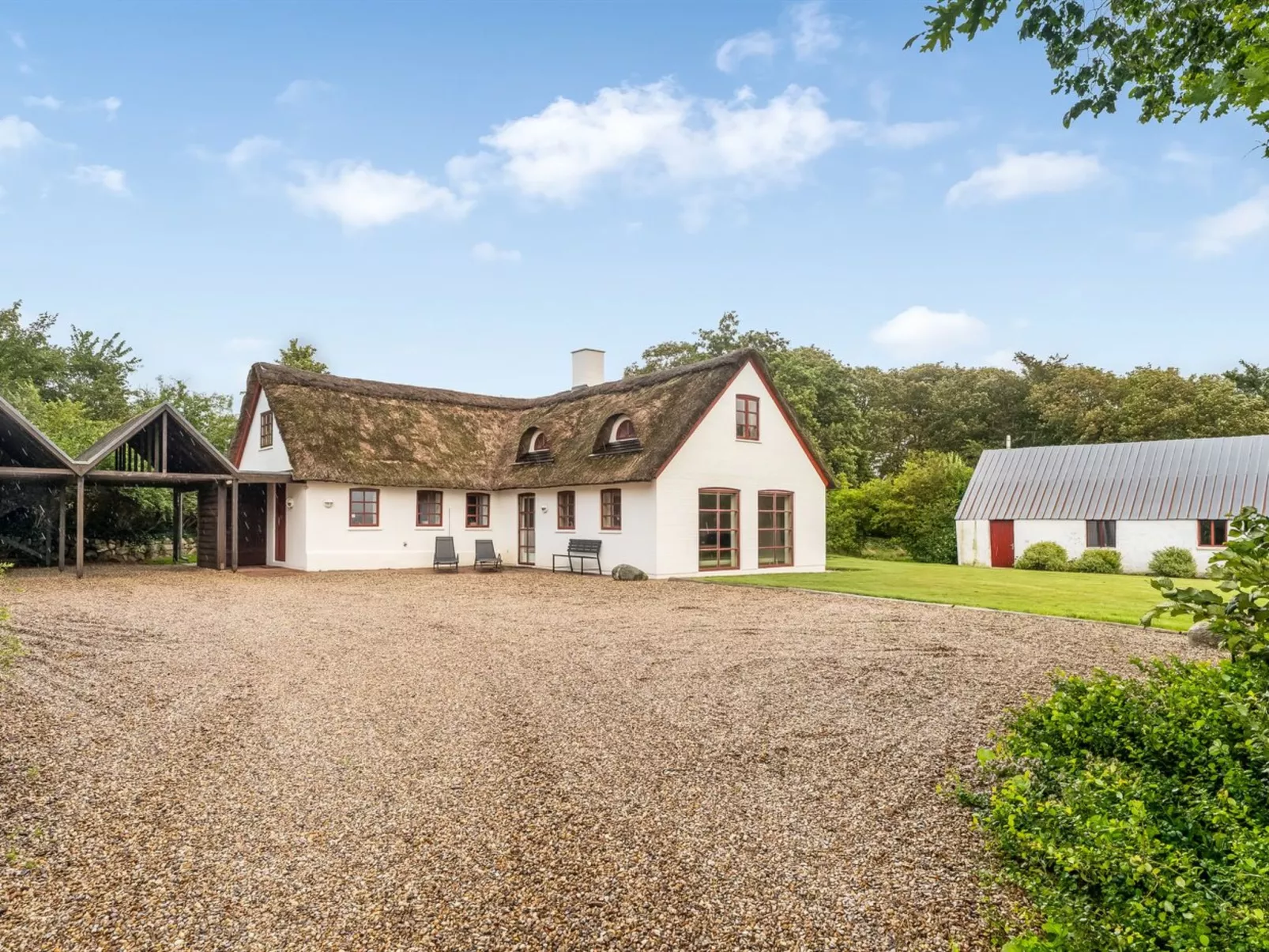 "Åsta" - 400m to the fjord-Outside