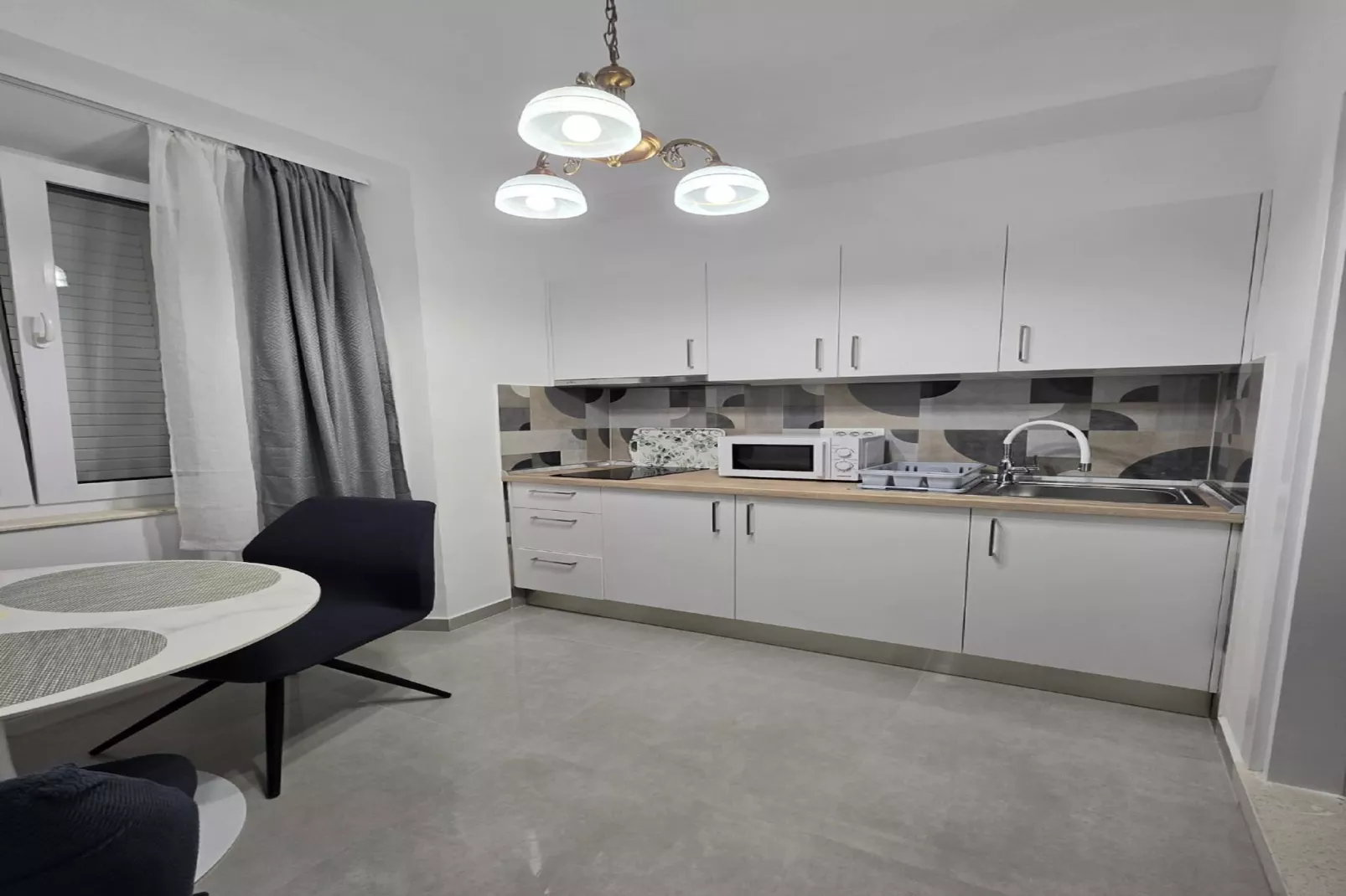 Anima Mea Old Town Apartments- Premium Apartment with Balcony-Kitchen