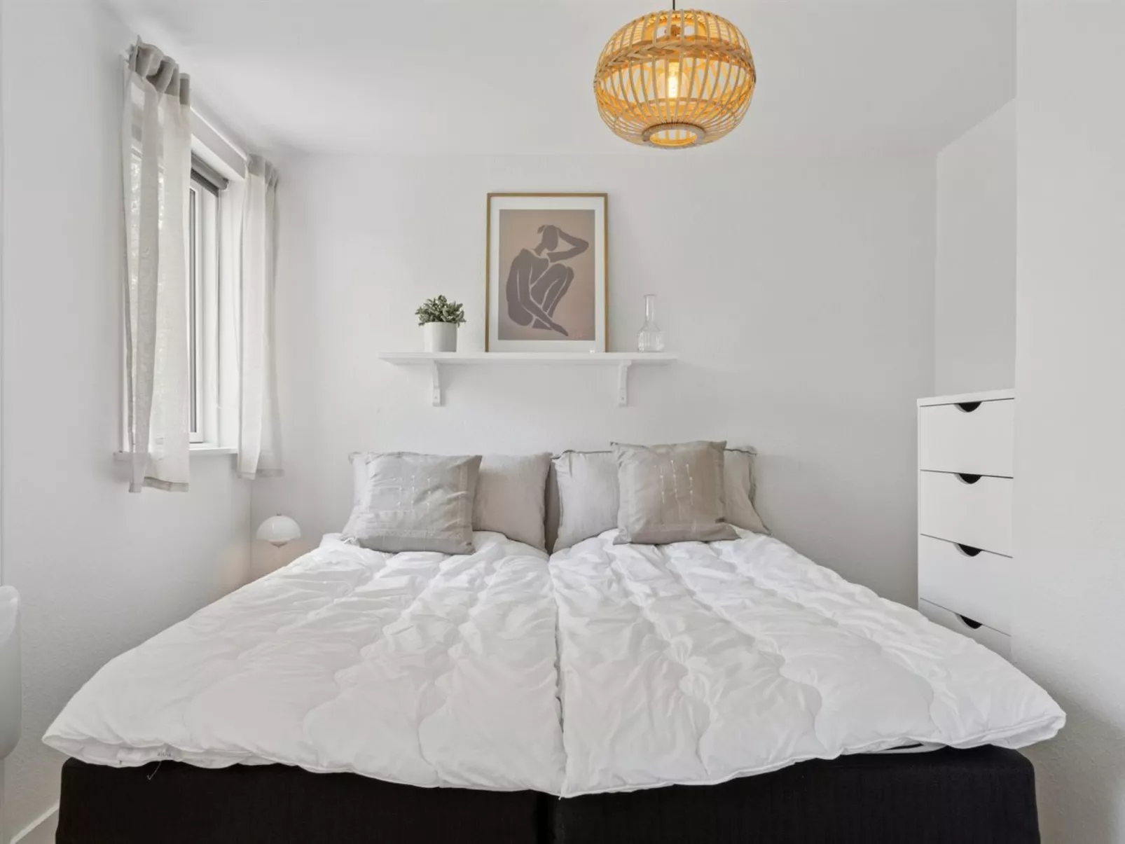 "Annabeth" - 850m from the sea-Inside