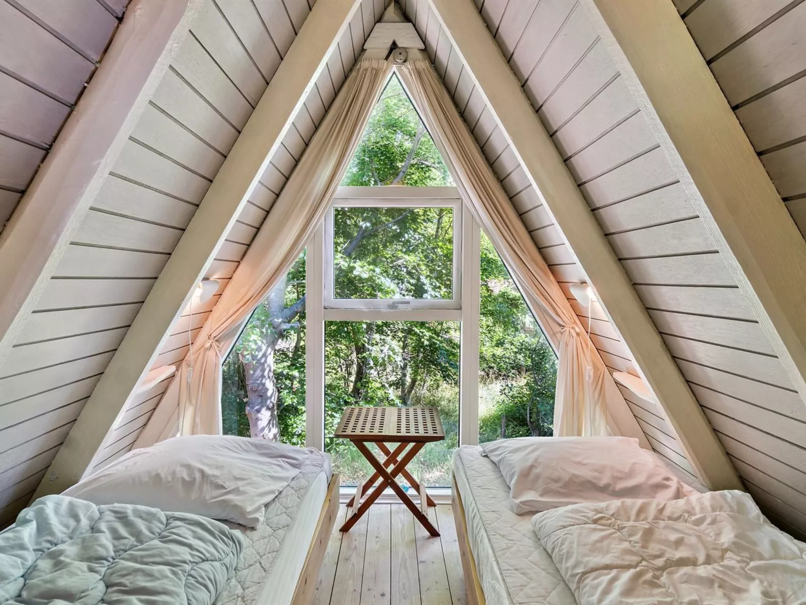 "Thrond" - 500m from the sea-Inside