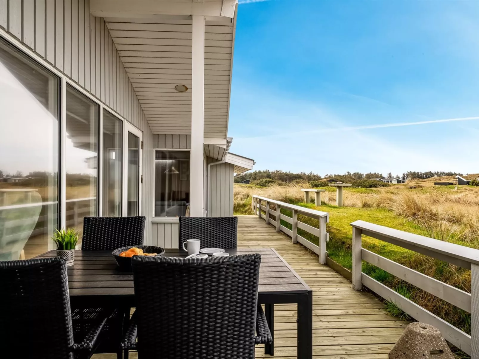 "Fridgerd" - 300m from the sea-Outside