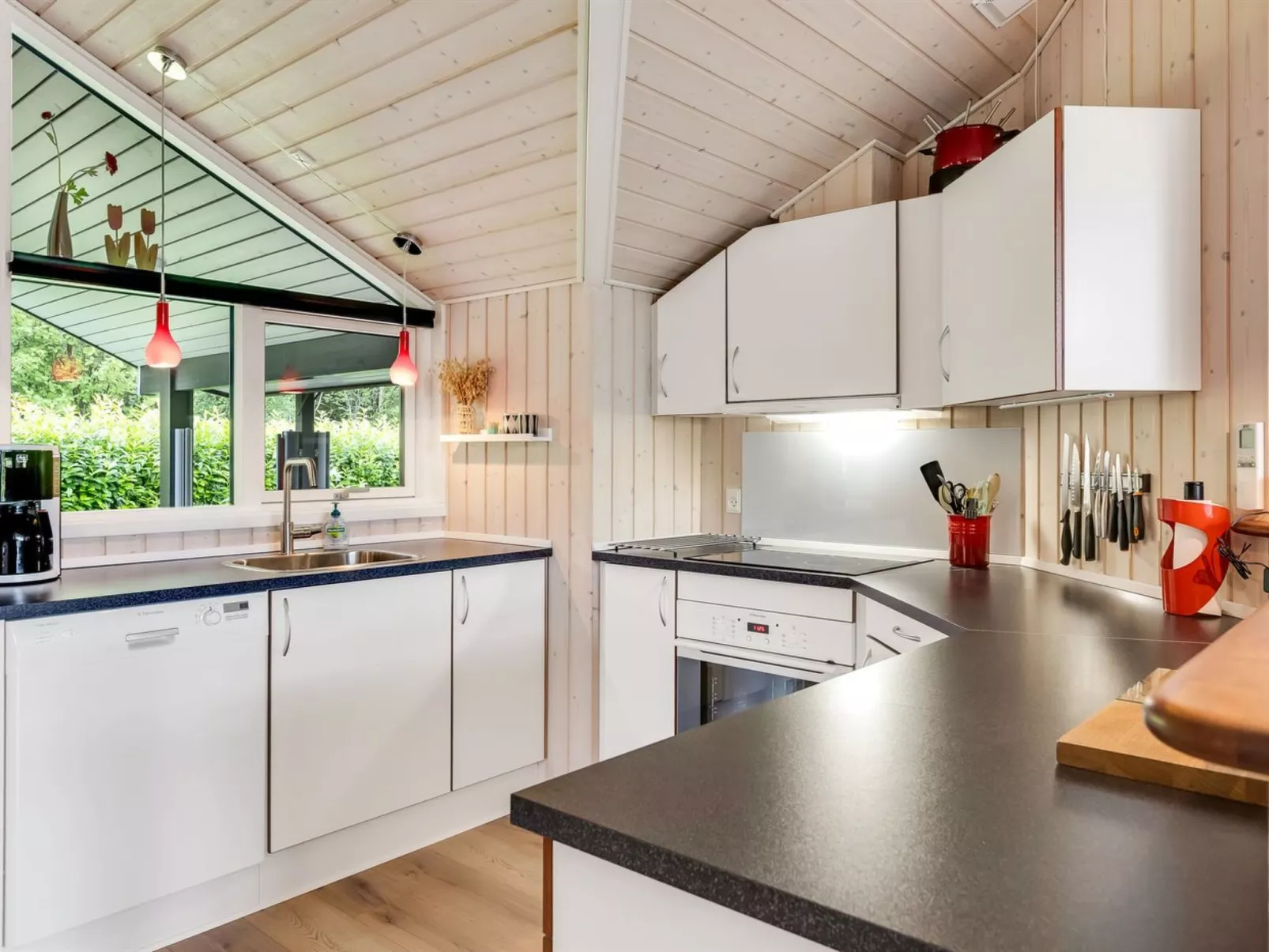 "Naimi" - 30km from the sea-Inside