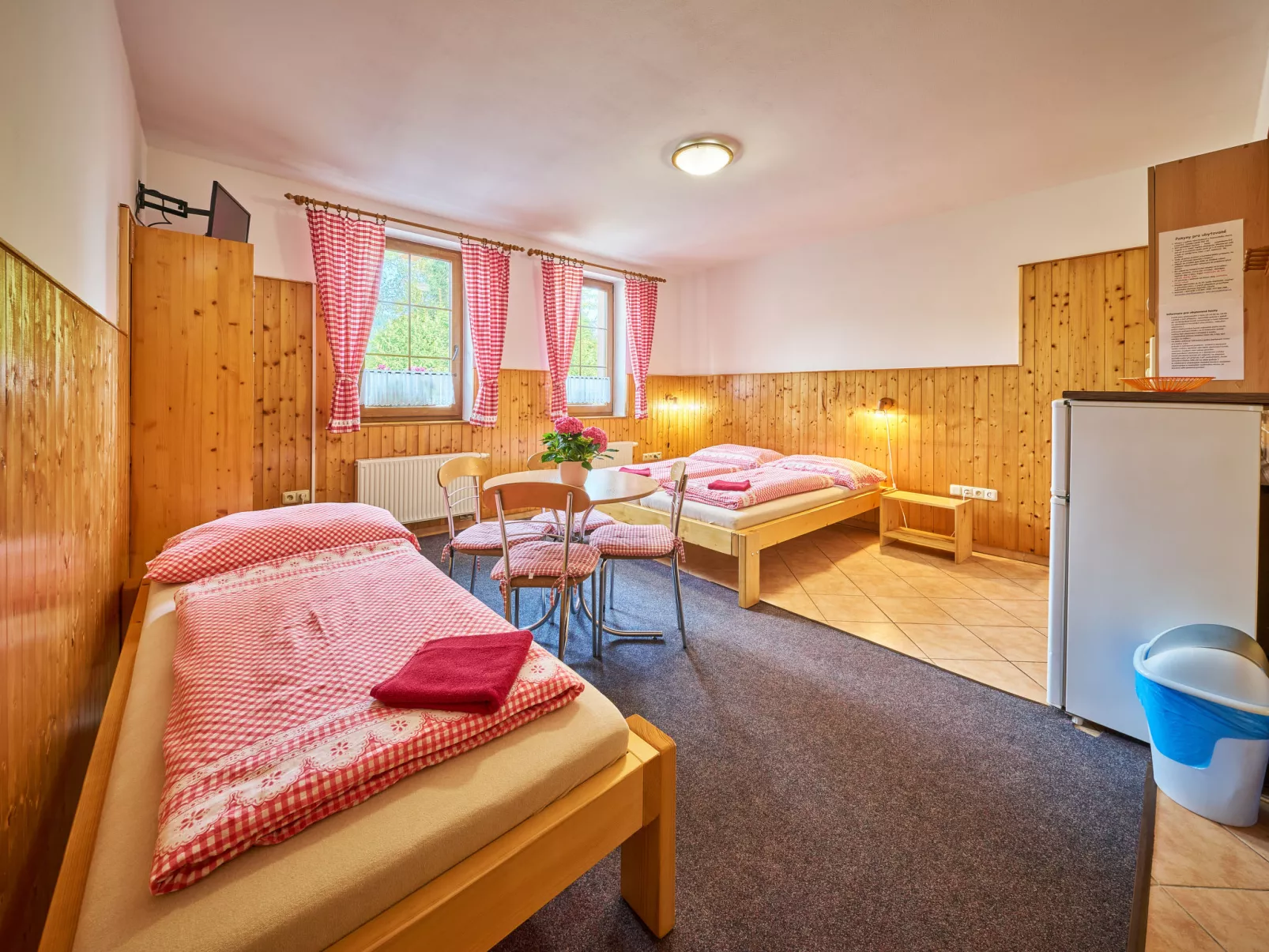 U Švýcarského dvora I-Dedans