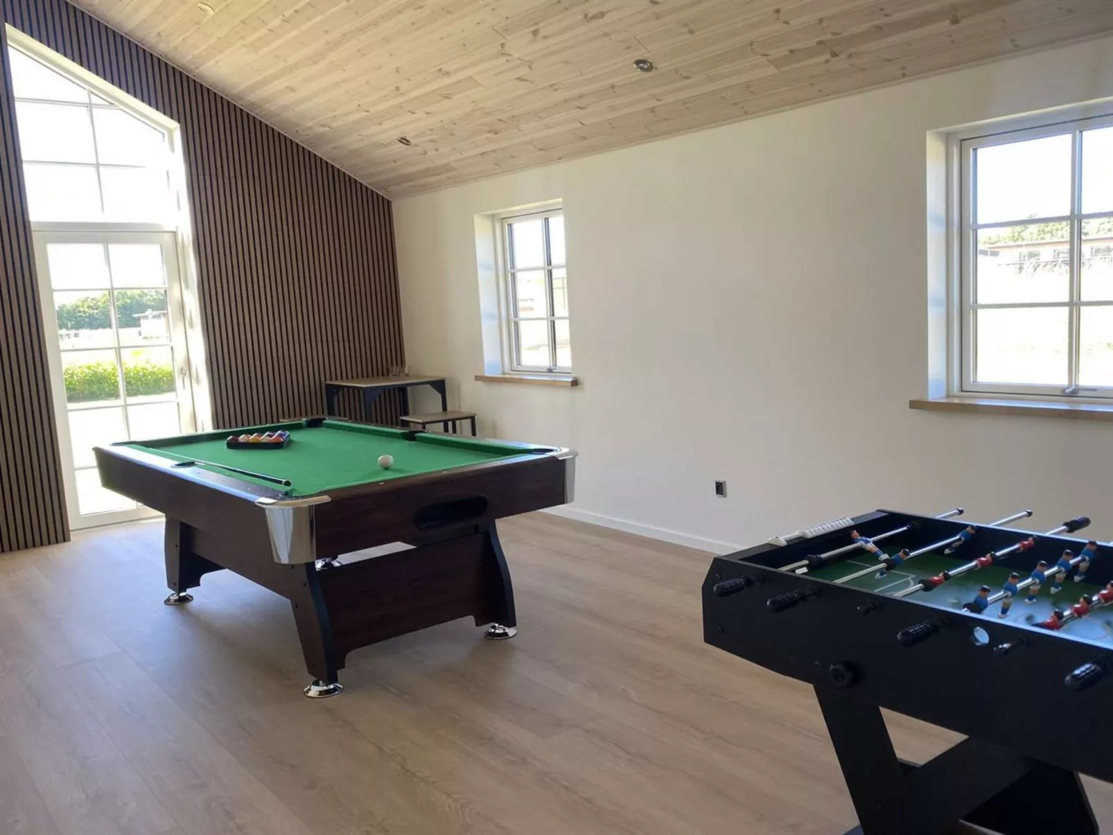 "Osa" -  from the sea-Drinnen