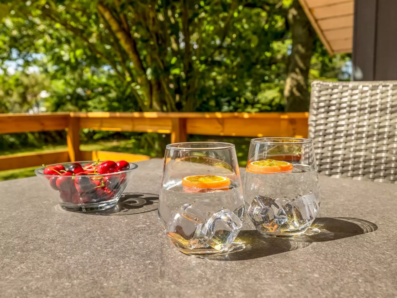 "Yarla" - 500m to the fjord-Outside