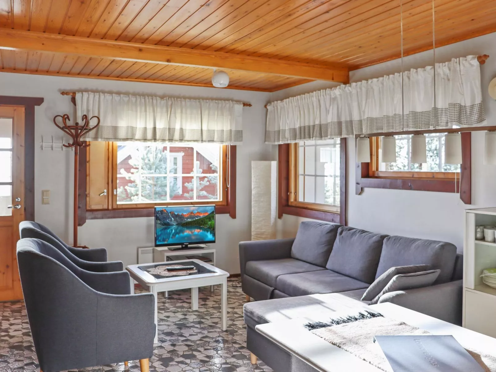 Mukalilla, paritalo sis loppusiivouksen-Dedans