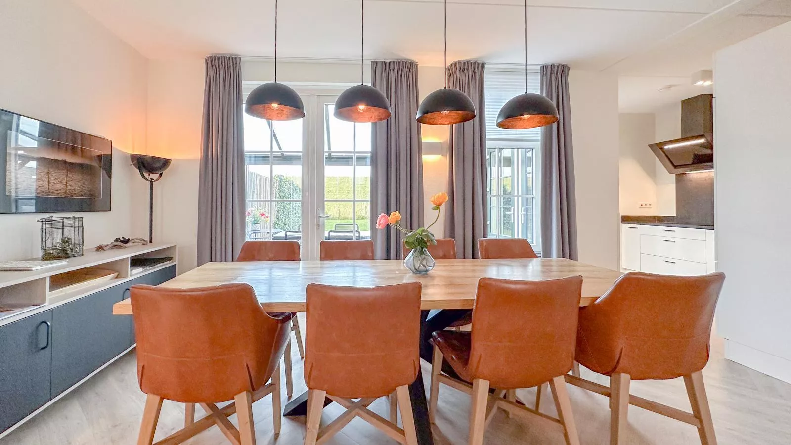 Happy Beach 48-Dining room